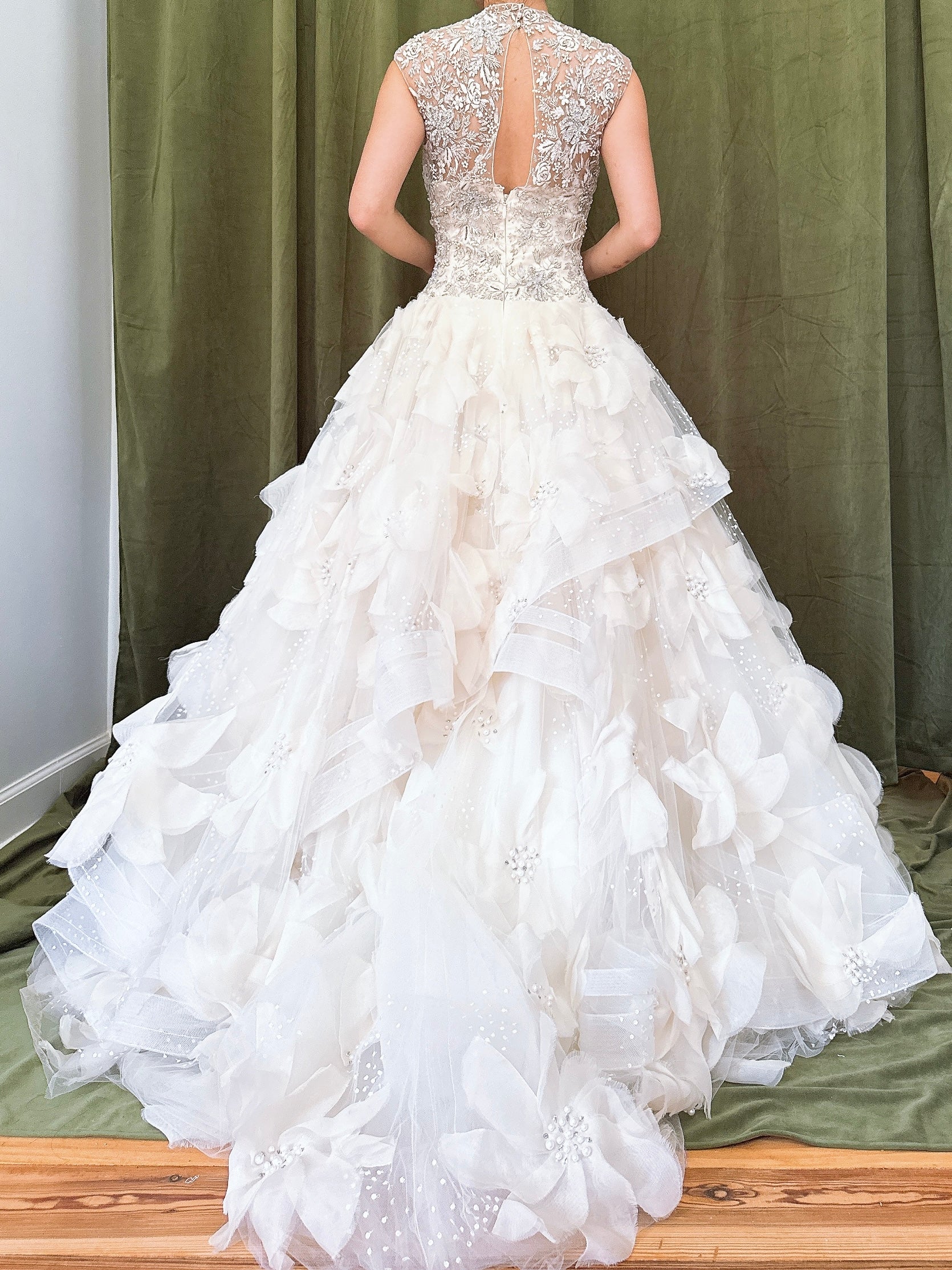 Monique Llhuilier Silk organza flower gown - S