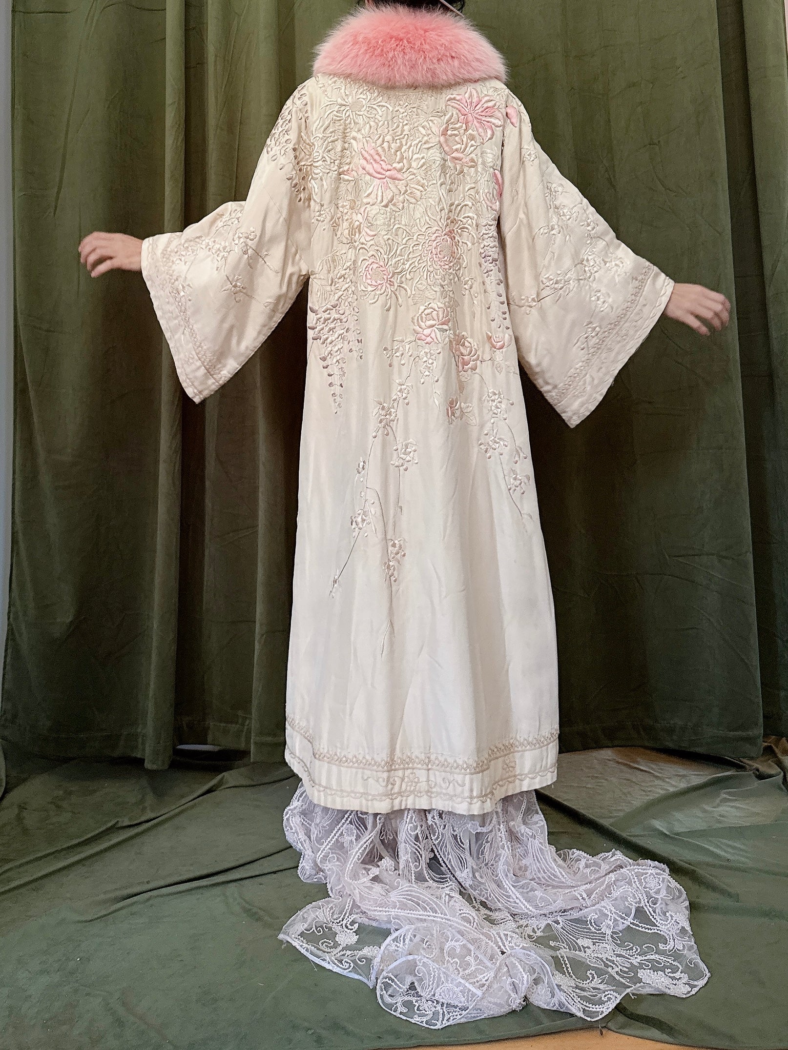 Antique Silk Embroidered Robe - M