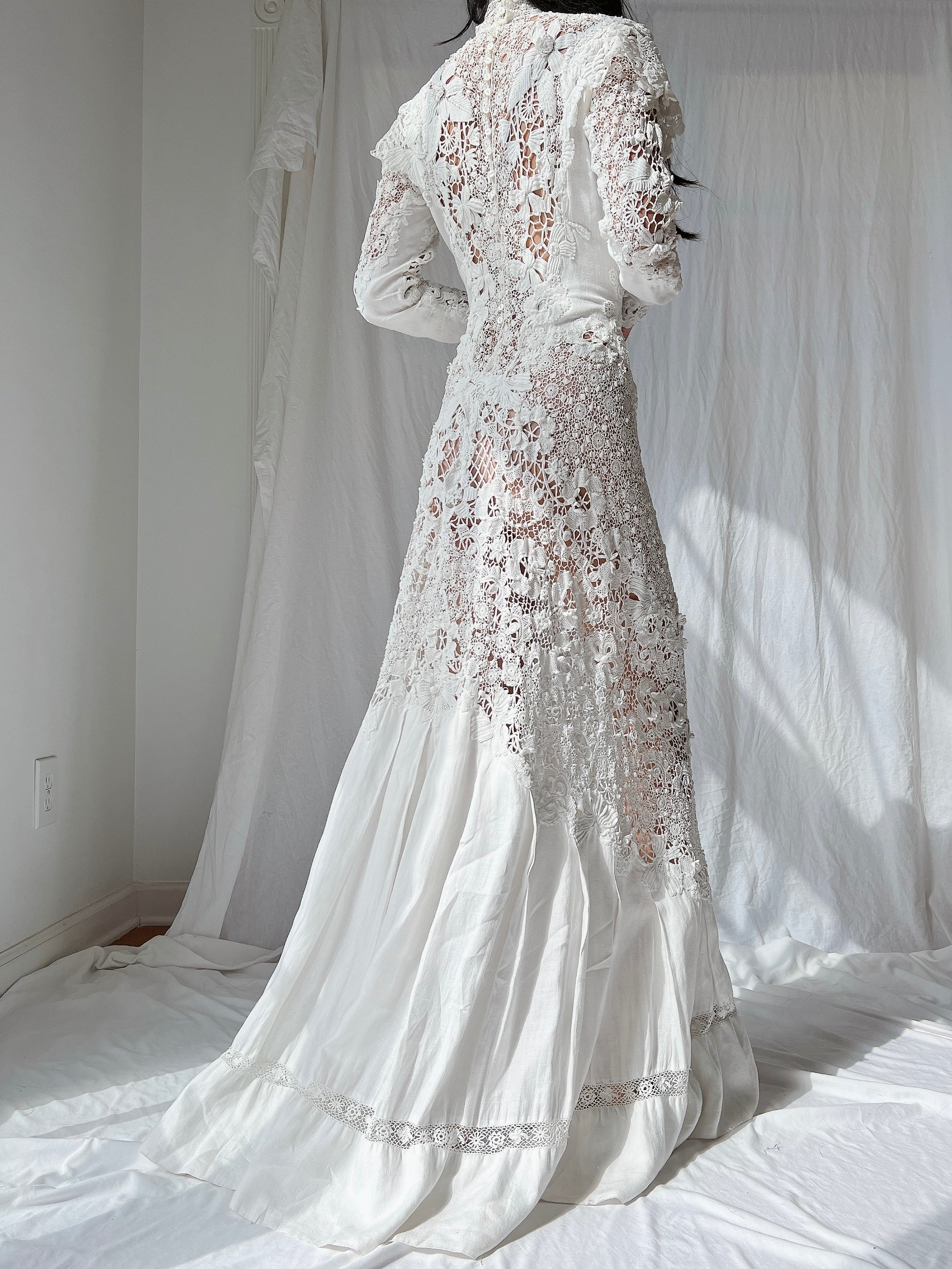 Victorian Linen and Irish Crochet Lace Gown - S