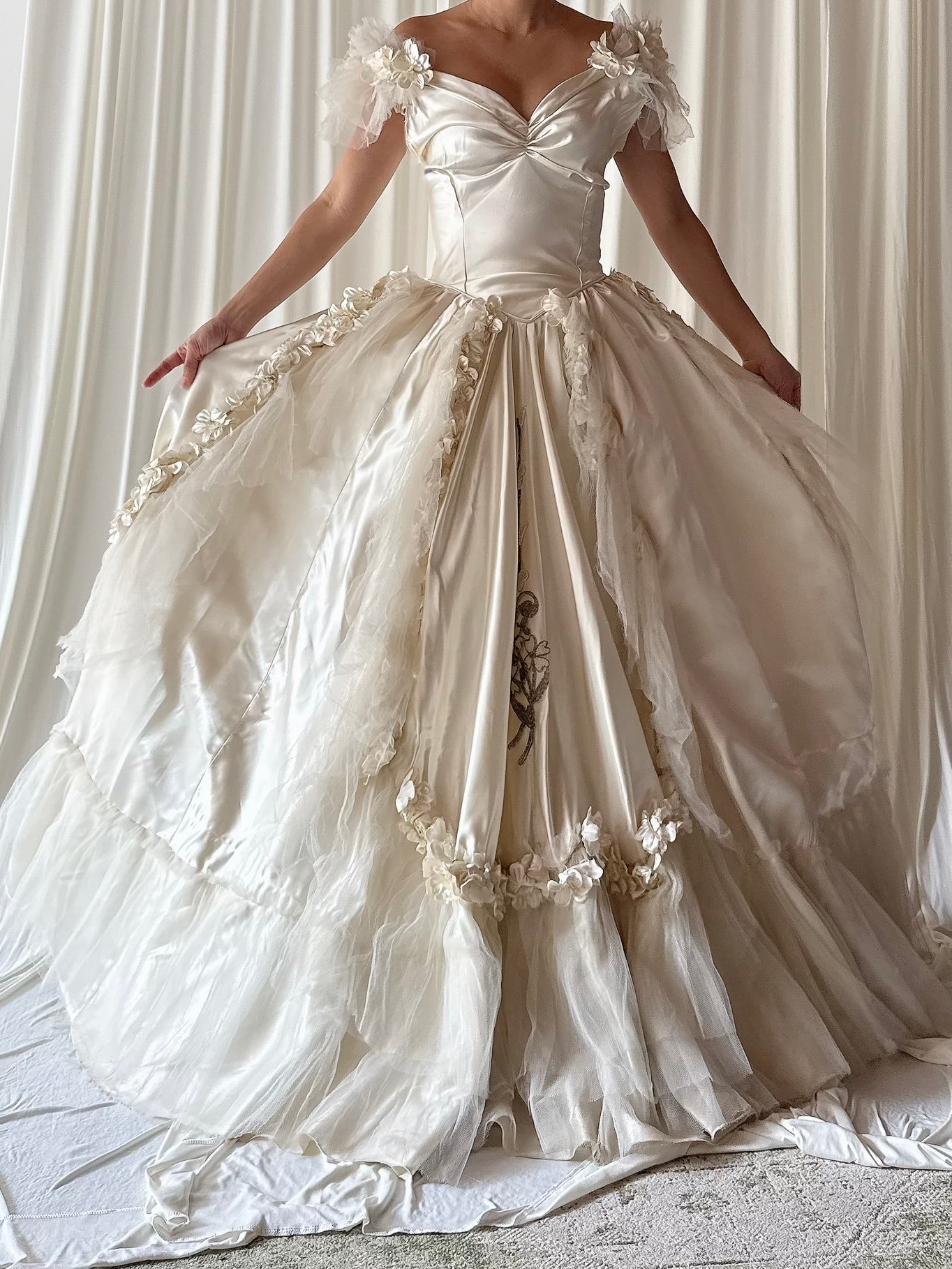 1940s Satin Floral Appliqué Dress - SS