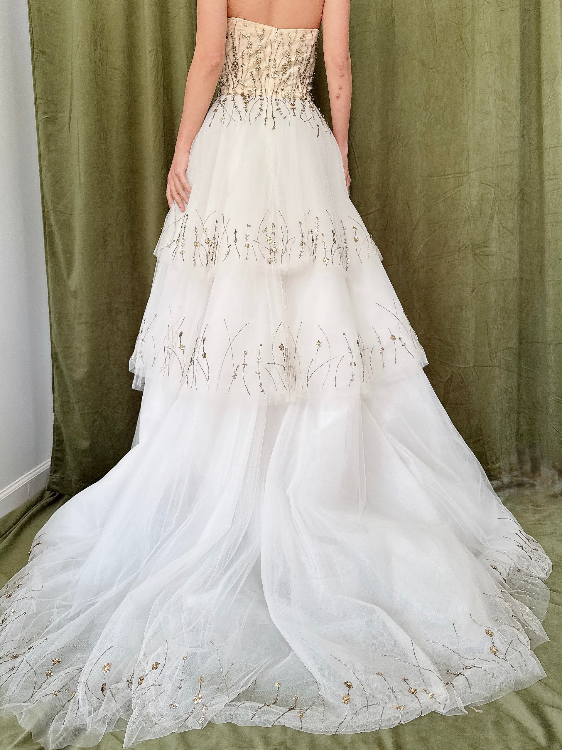 Monique Lhuillier Tiered Tulle Gown - L/12