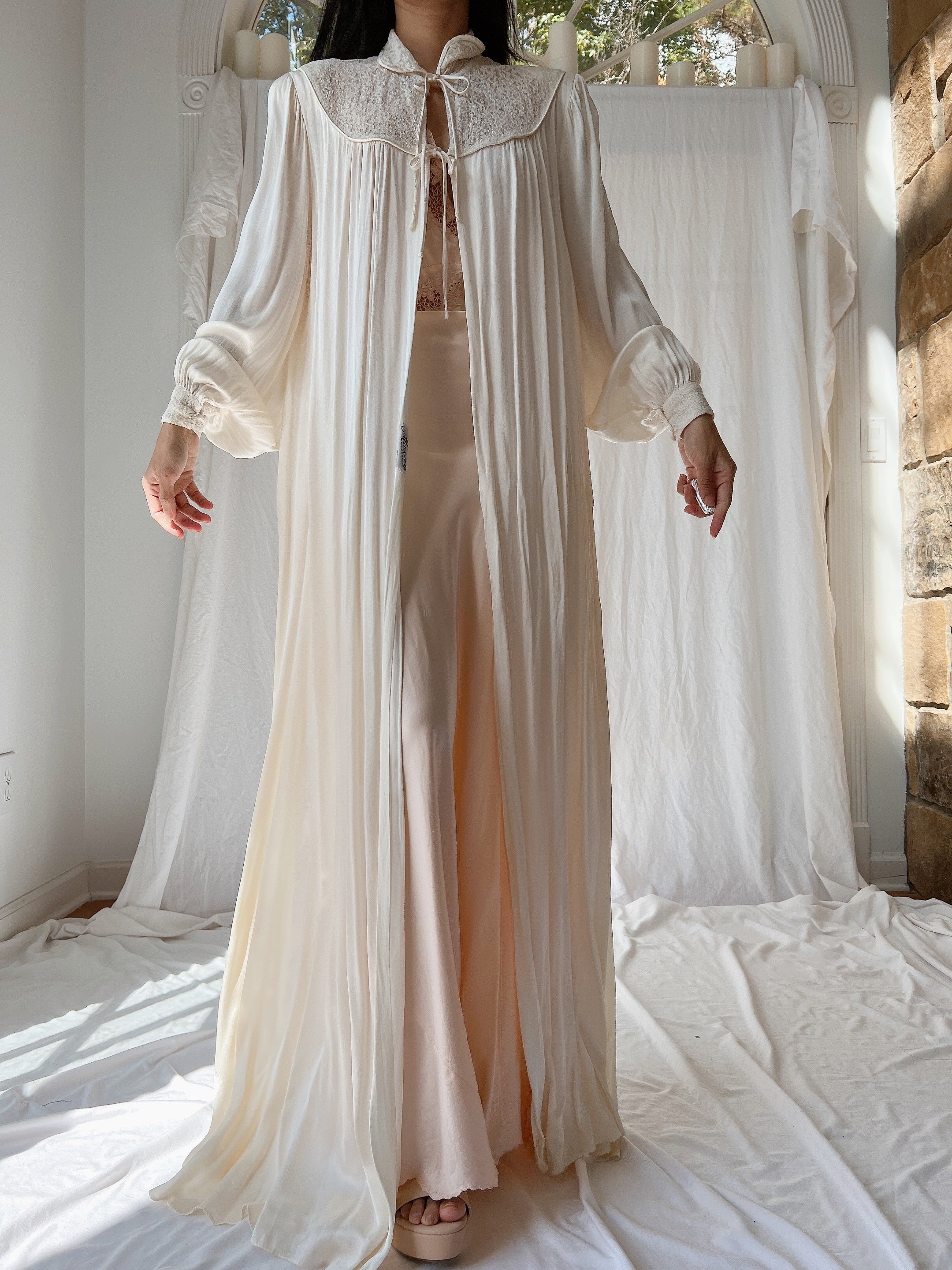 1940s Satin Dressing Gown - M