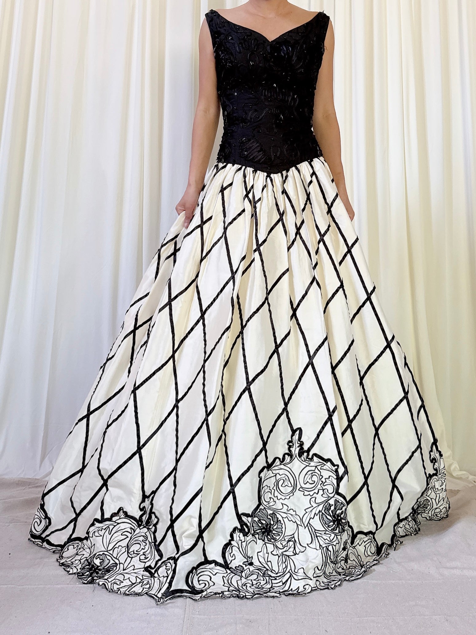 Vintage Fanaz Designs Silk Gown - FR 44