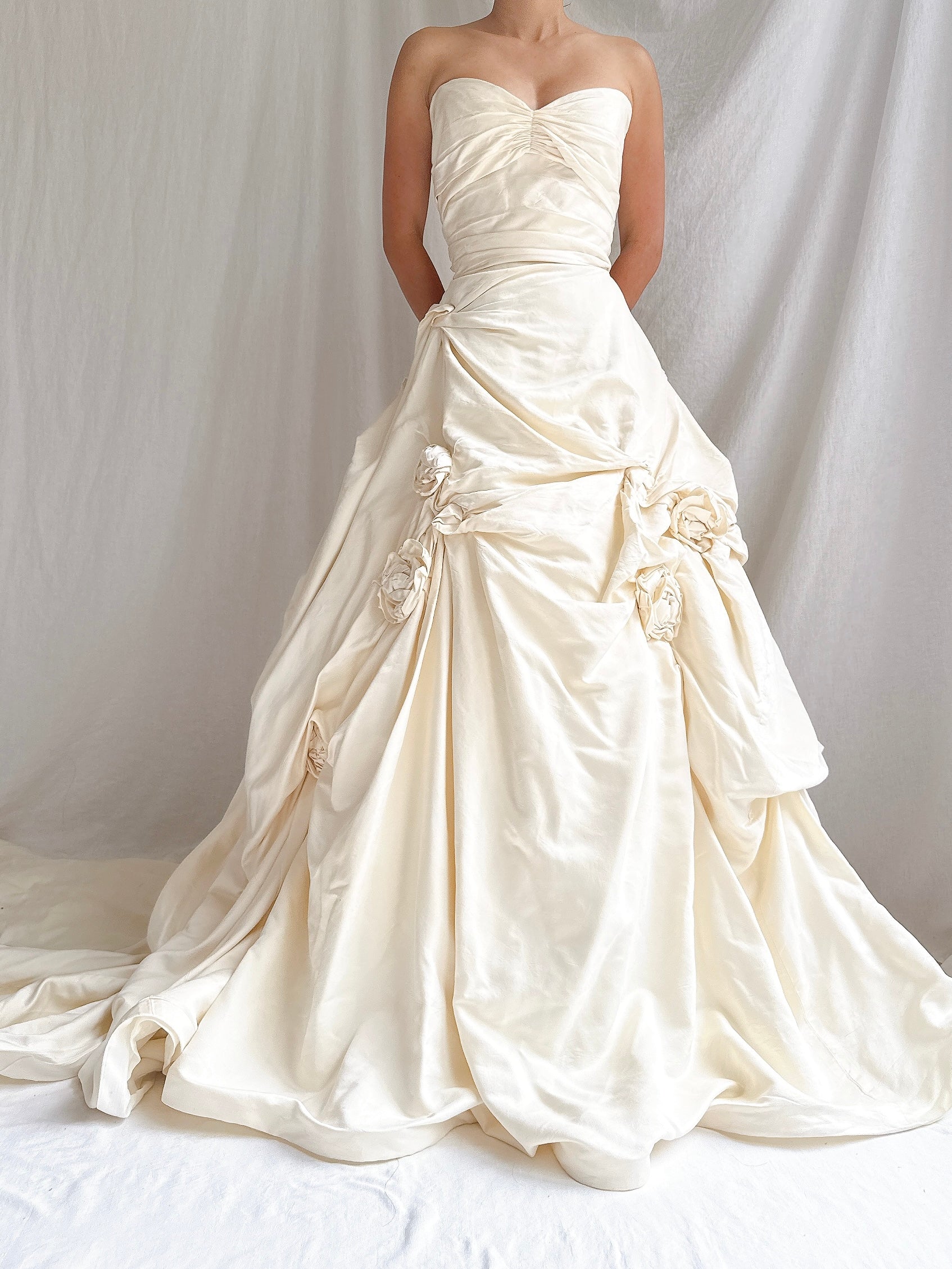 Vintage Monique Llhuilier Silk Rosette Gown - M/6/8