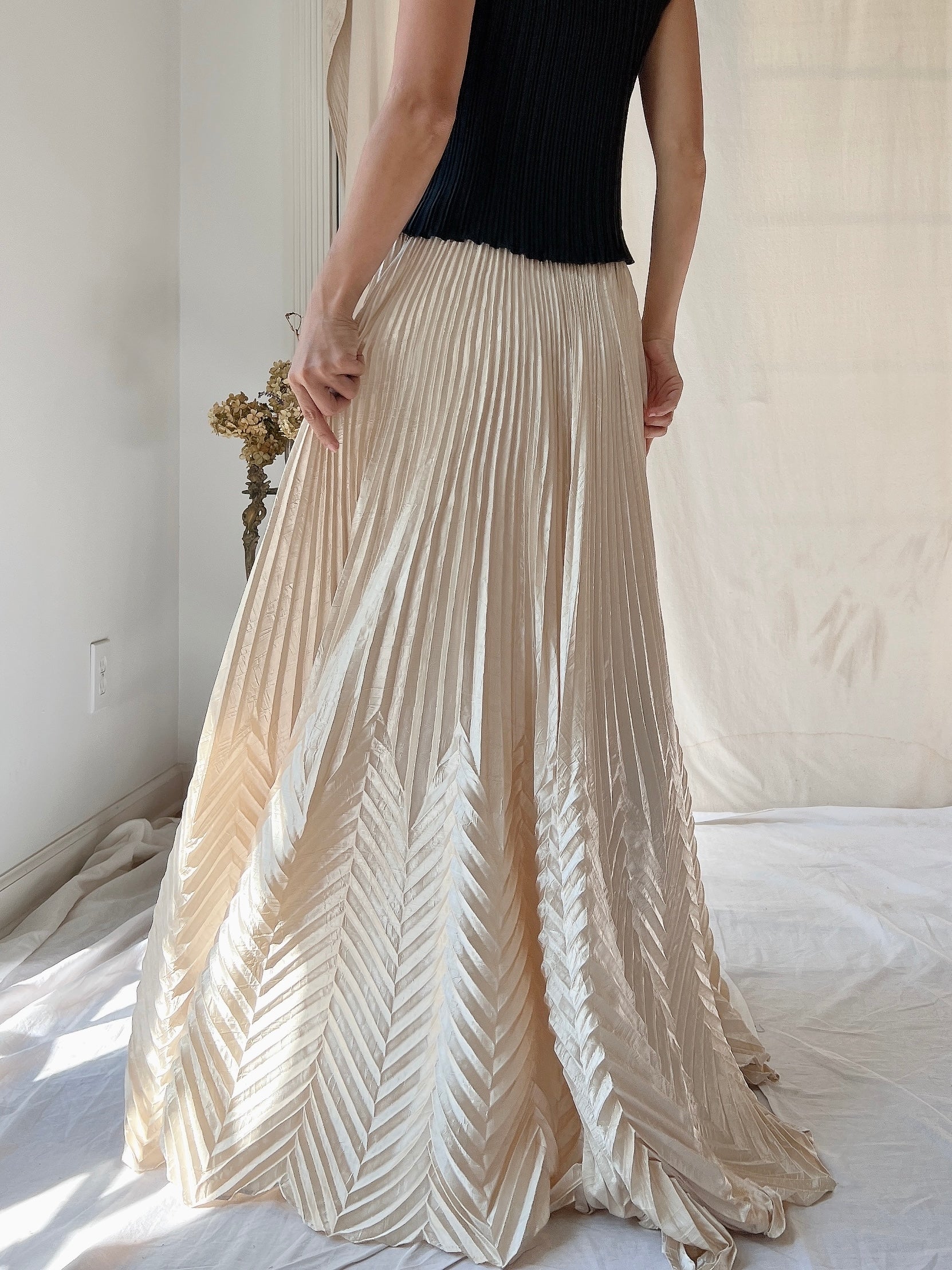 Vintage Satin Pleated Skirt - OSFM