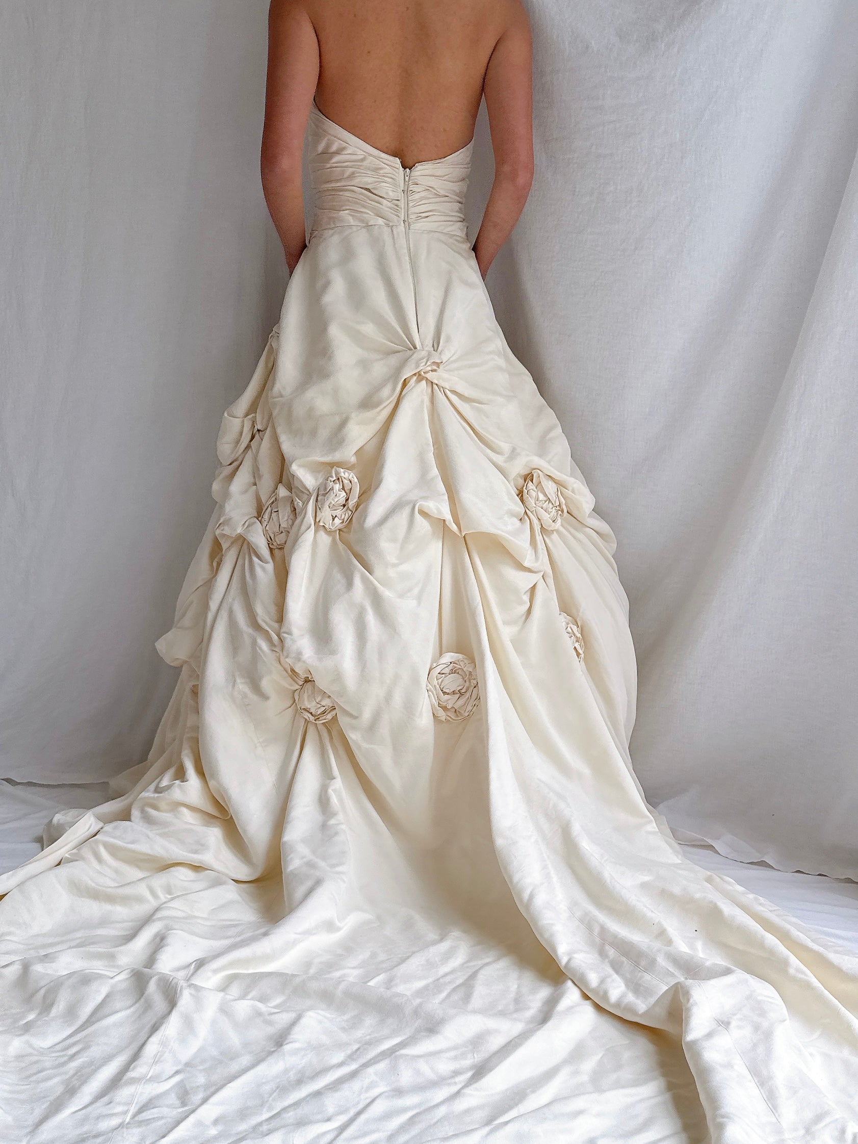 Vintage Monique Llhuilier Silk Rosette Gown - M/6/8