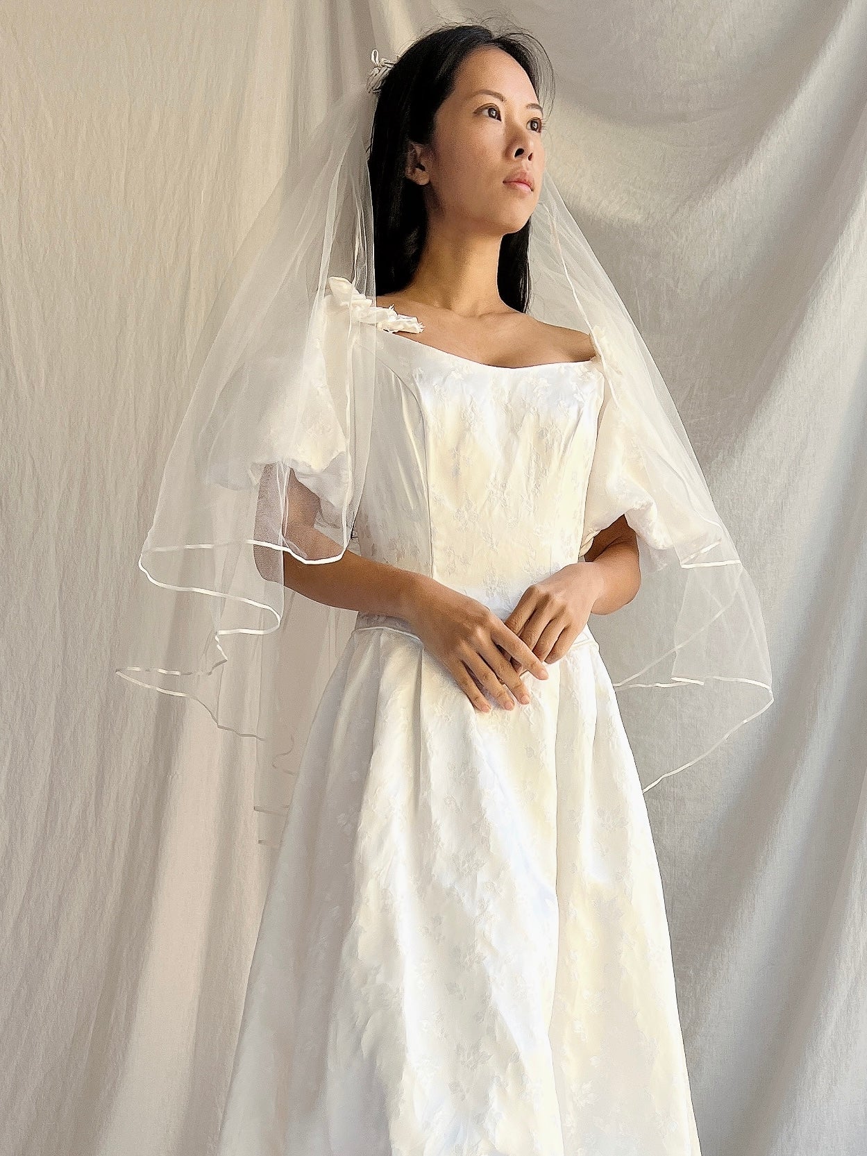 1980s Ivory Double Layered Hip-Length Tulle Veil