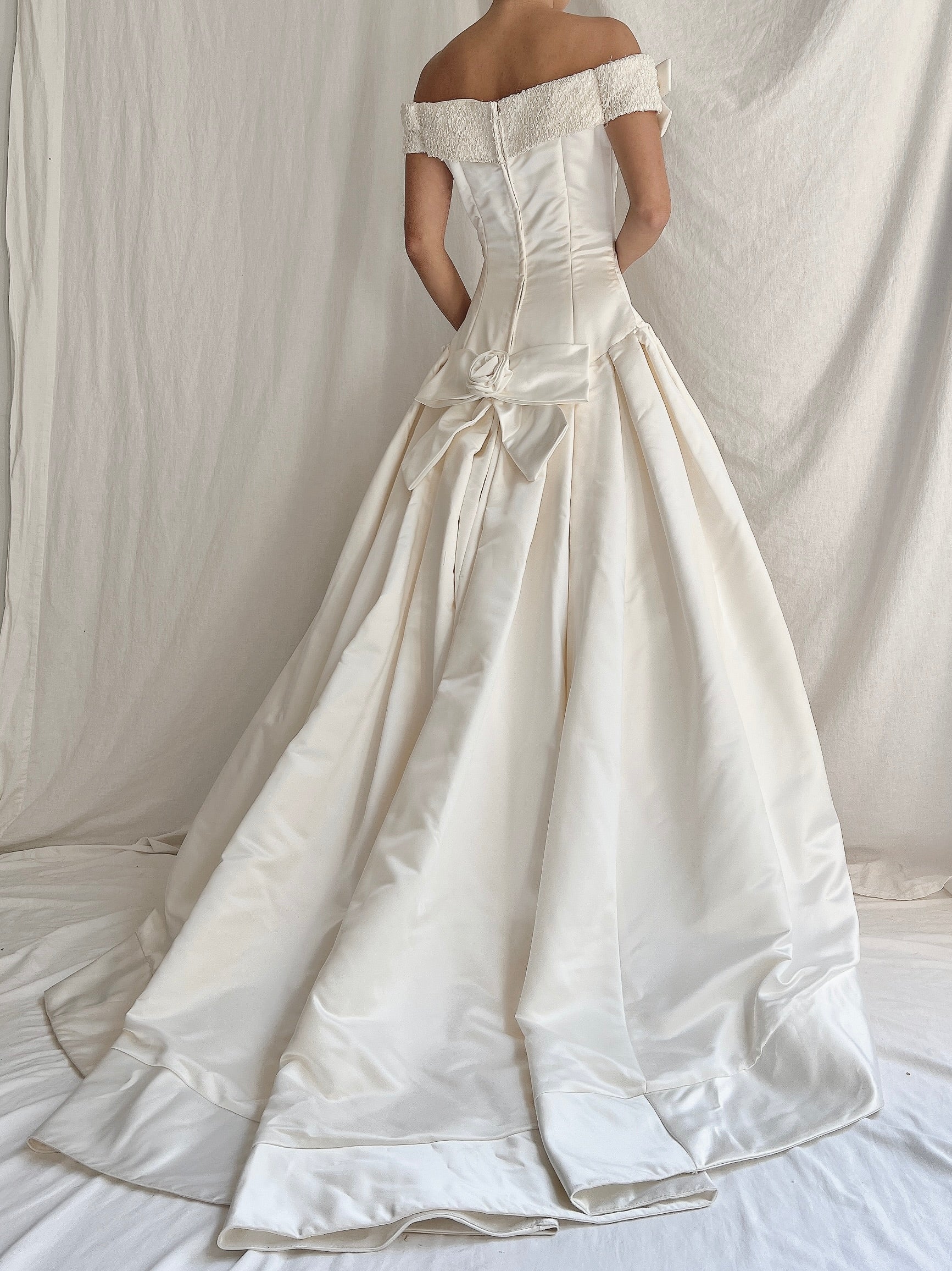2000s Demetrios Satin Off-the-Shoulder Gown - XS/2-4
