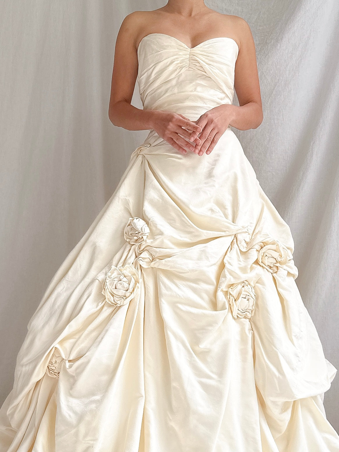 Vintage Monique Llhuilier Silk Rosette Gown - M/6/8
