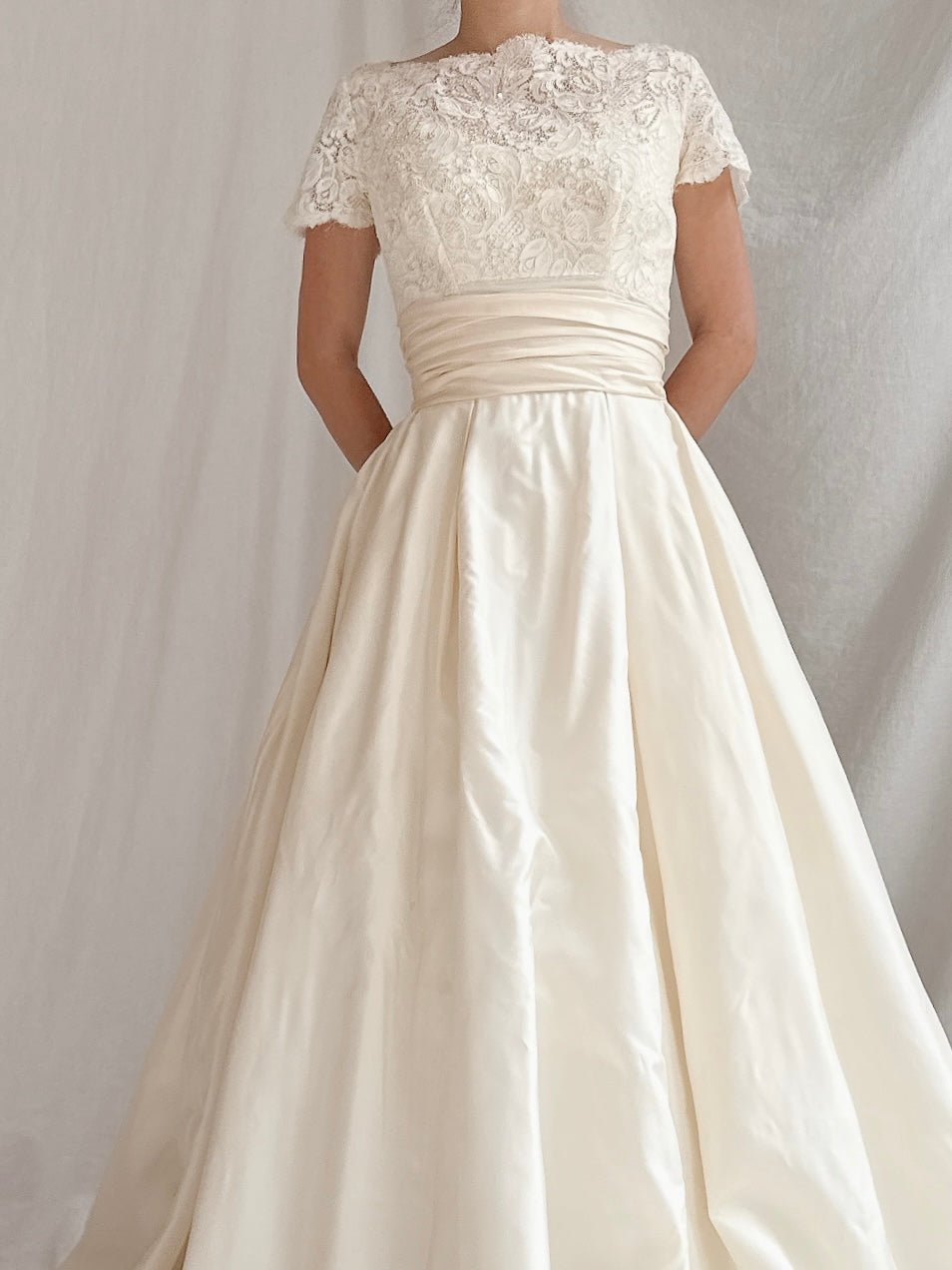 1950s Silk and Lace Gown - S