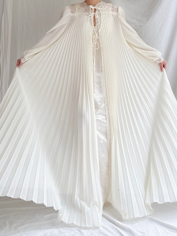 1960s Pleated Dressing Gown - OSFM