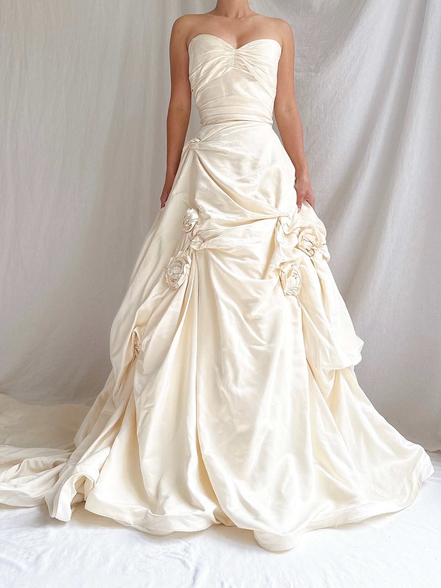 Vintage Monique Llhuilier Silk Rosette Gown - M/6/8