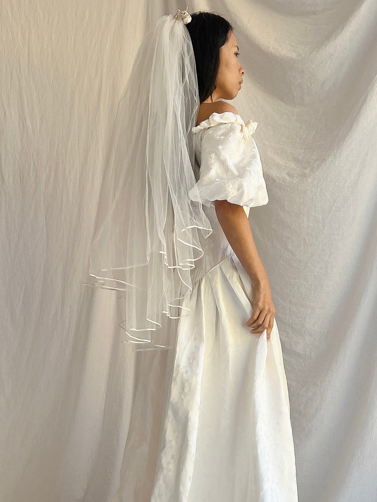 1980s Ivory Double Layered Hip-Length Tulle Veil
