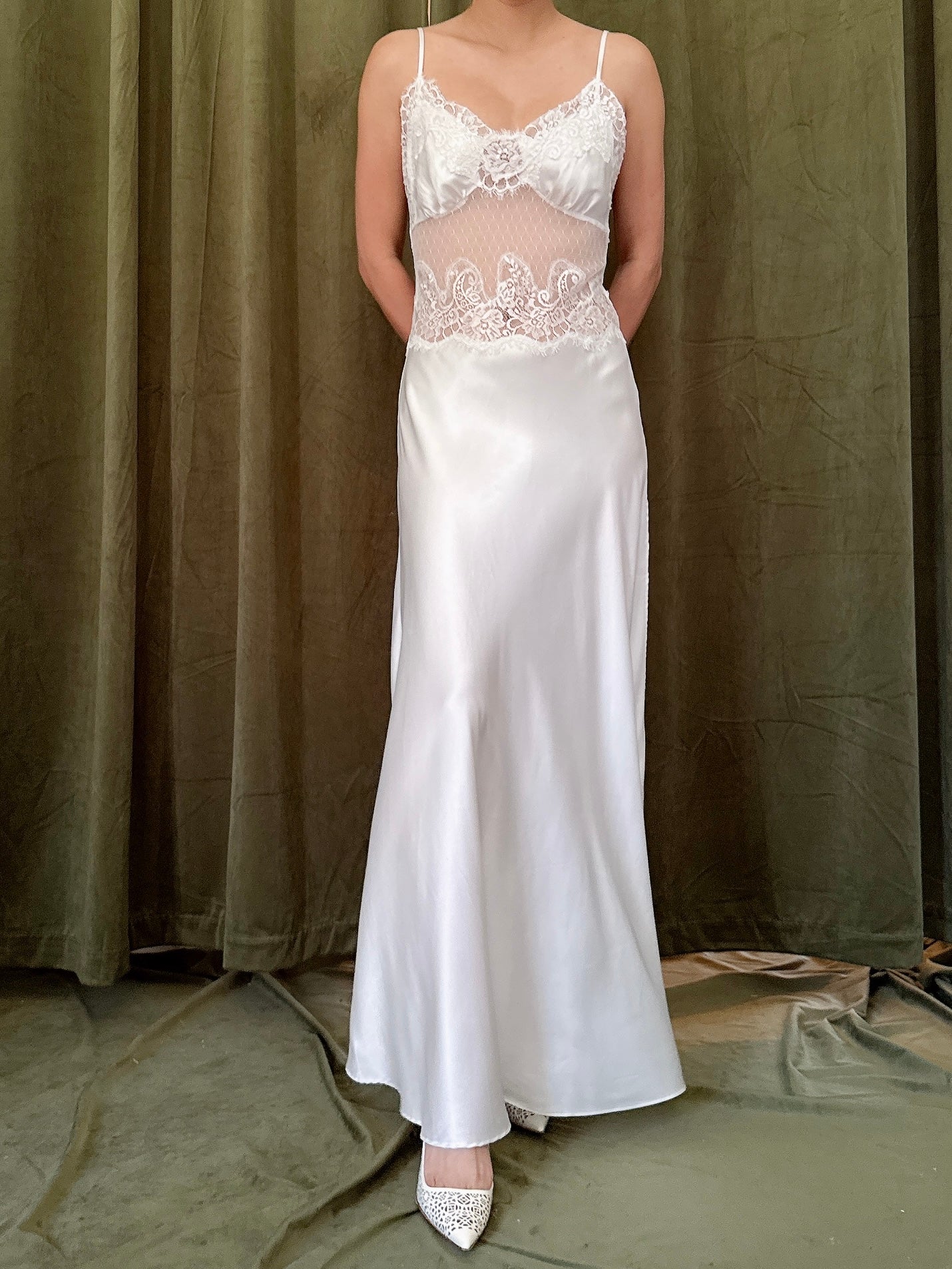Vintage Lace and Satin Slip - M