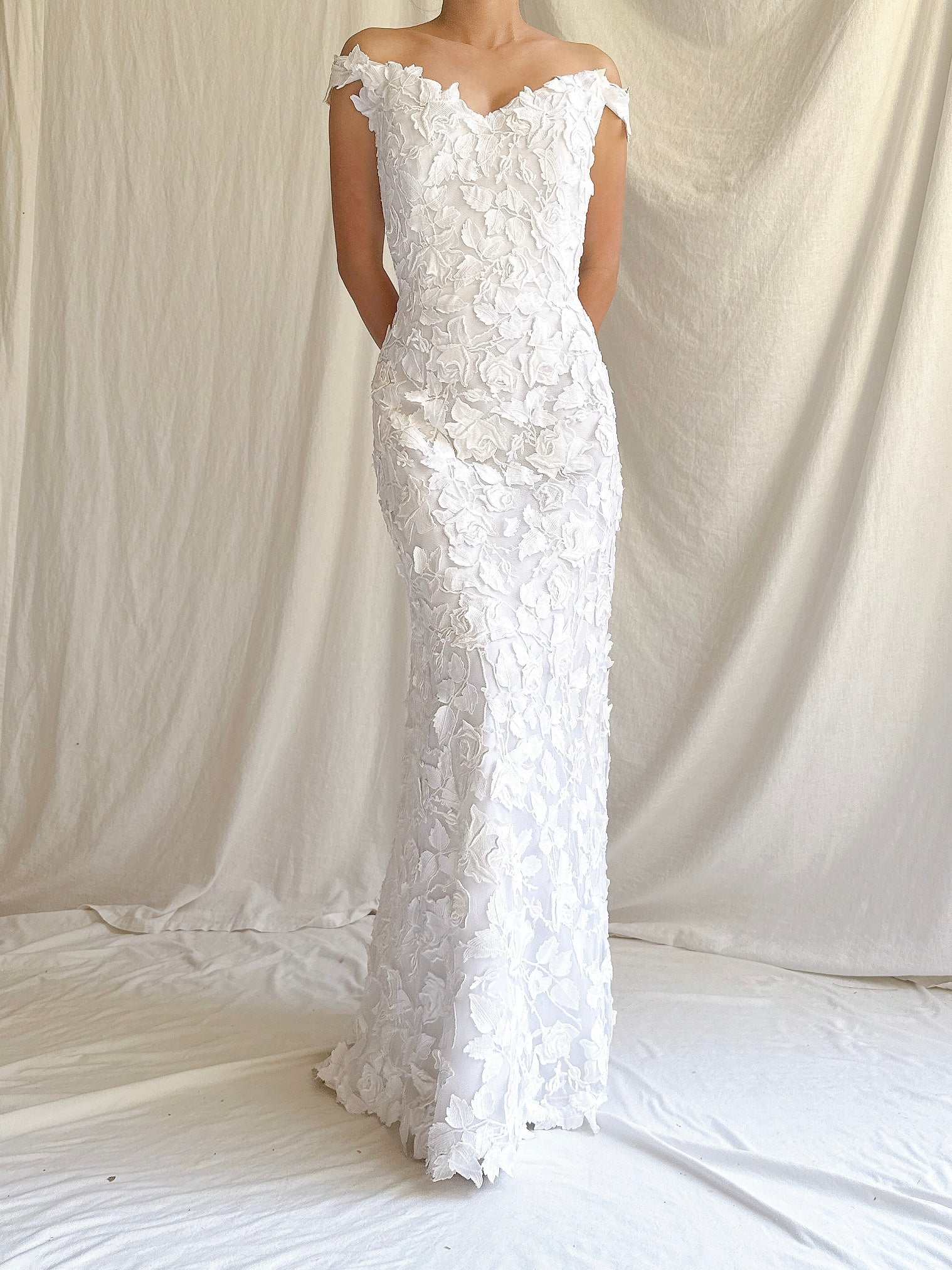 RESERVED 1990s 3D Roses Off-the-Shoulder Gown - S