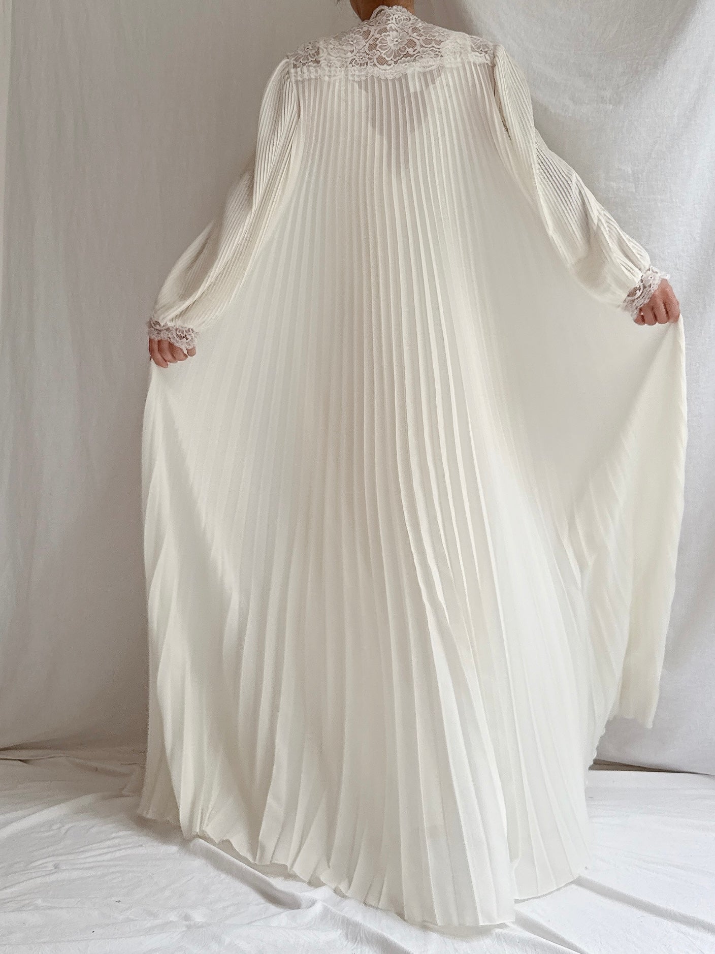 1960s Pleated Dressing Gown - OSFM