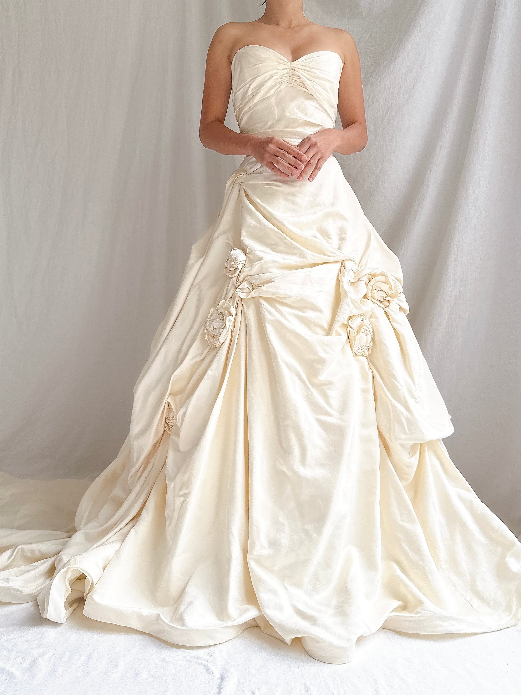 Vintage Monique Llhuilier Silk Rosette Gown - M/6/8
