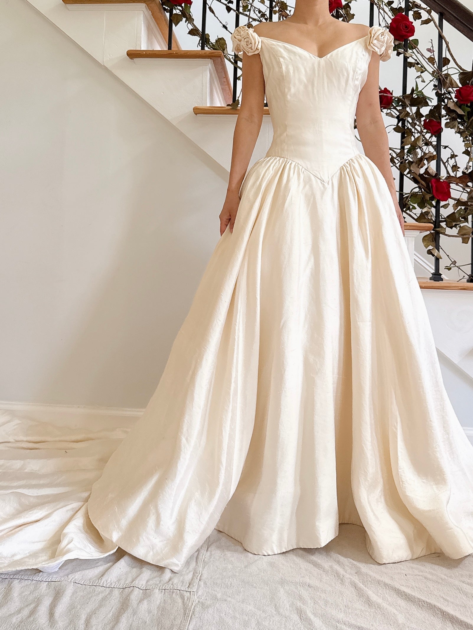 1990s Ivory Alvina Valenta Silk Rosette Dress - M