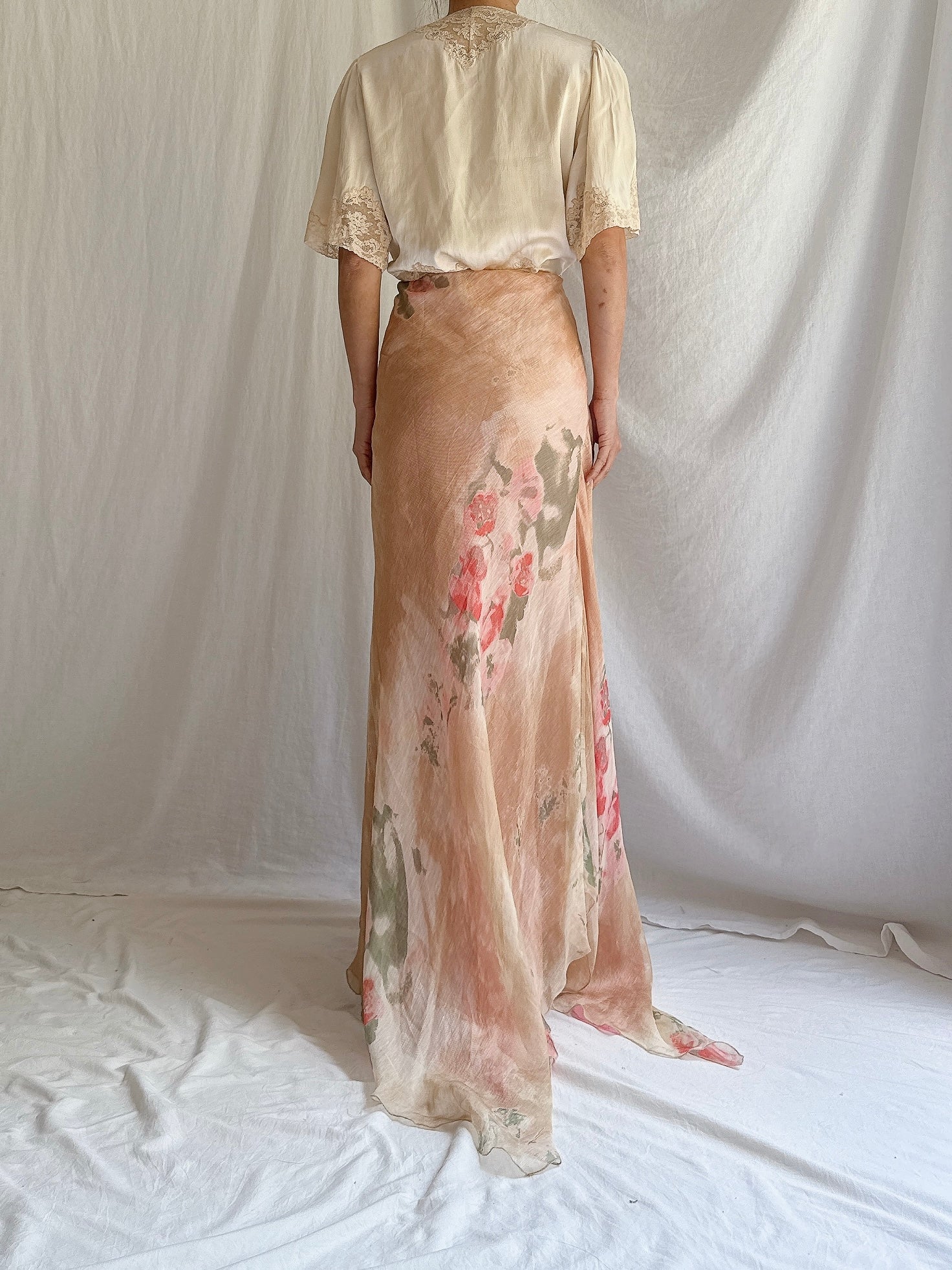 Vintage Floral Skirt - M/L 12
