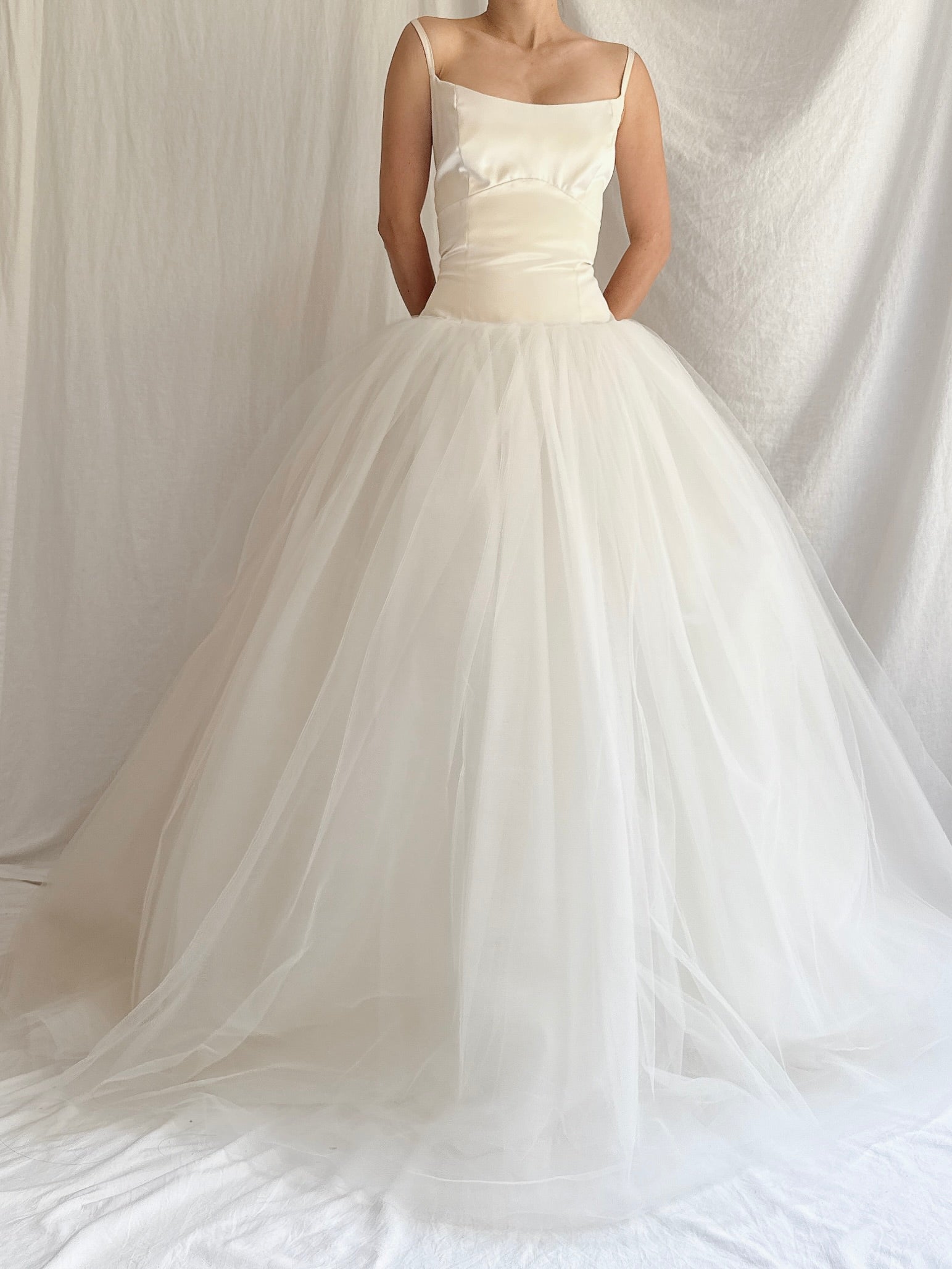 Vintage Monique Llhuilier Silk and Tulle Gown - M/6/8