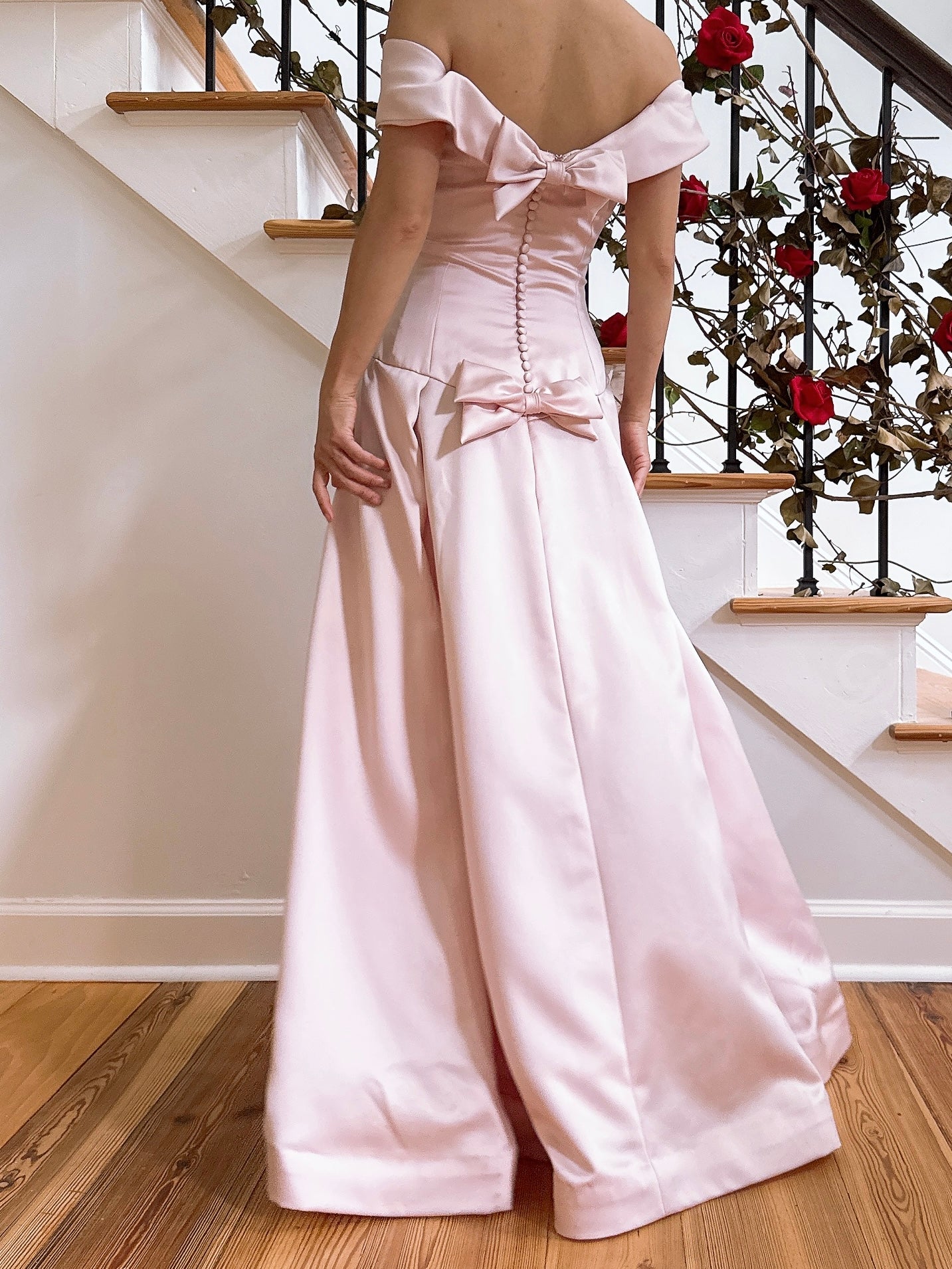 Vera Wang Satin Off the Shoulder Dress - 34B/26W/57L