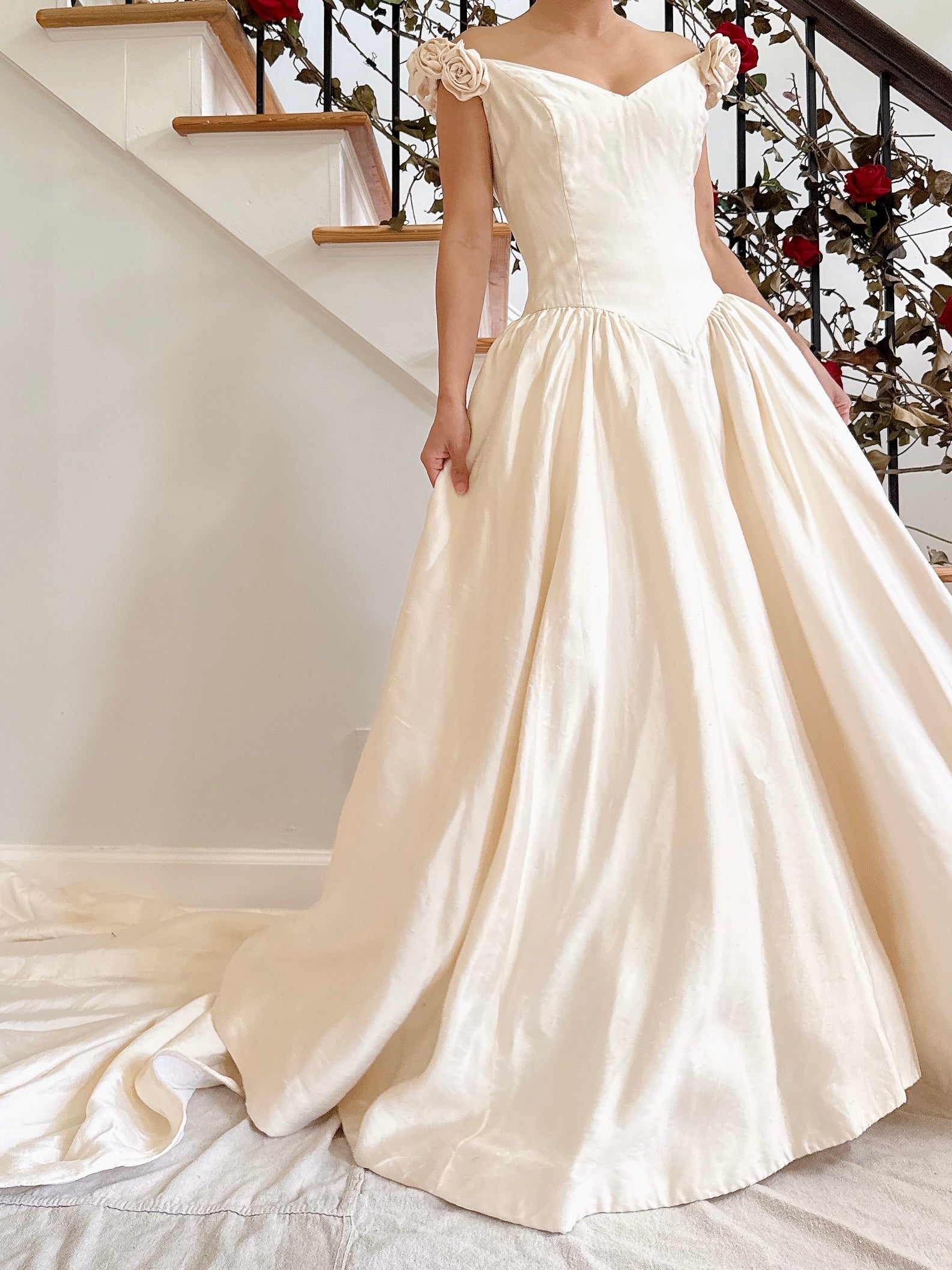 1990s Ivory Alvina Valenta Silk Rosette Dress - M