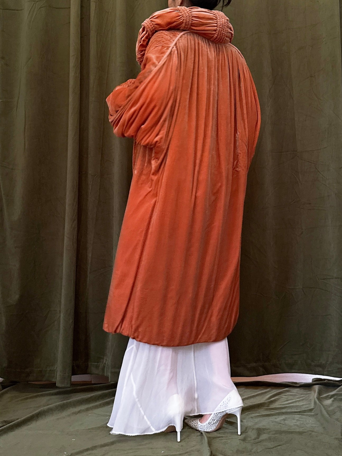 1920s Peach Silk Opera Coat - OFSM/45L