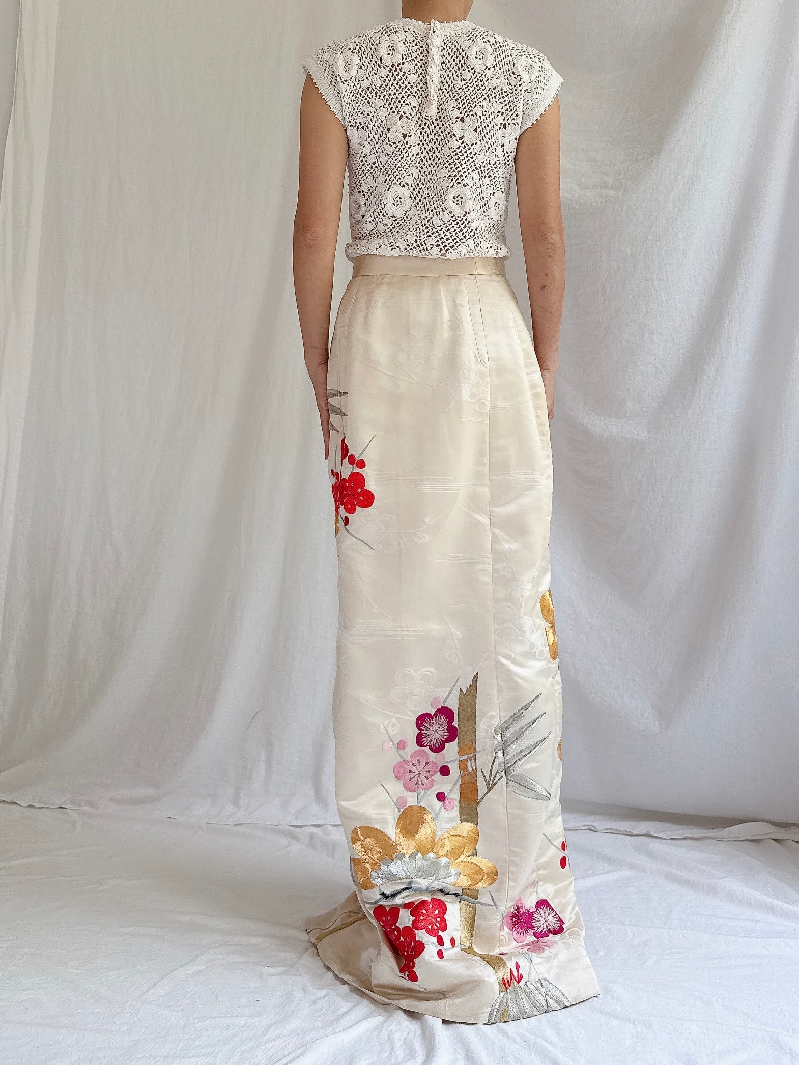 Vintage Embroidered Silk Skirt - XS/S