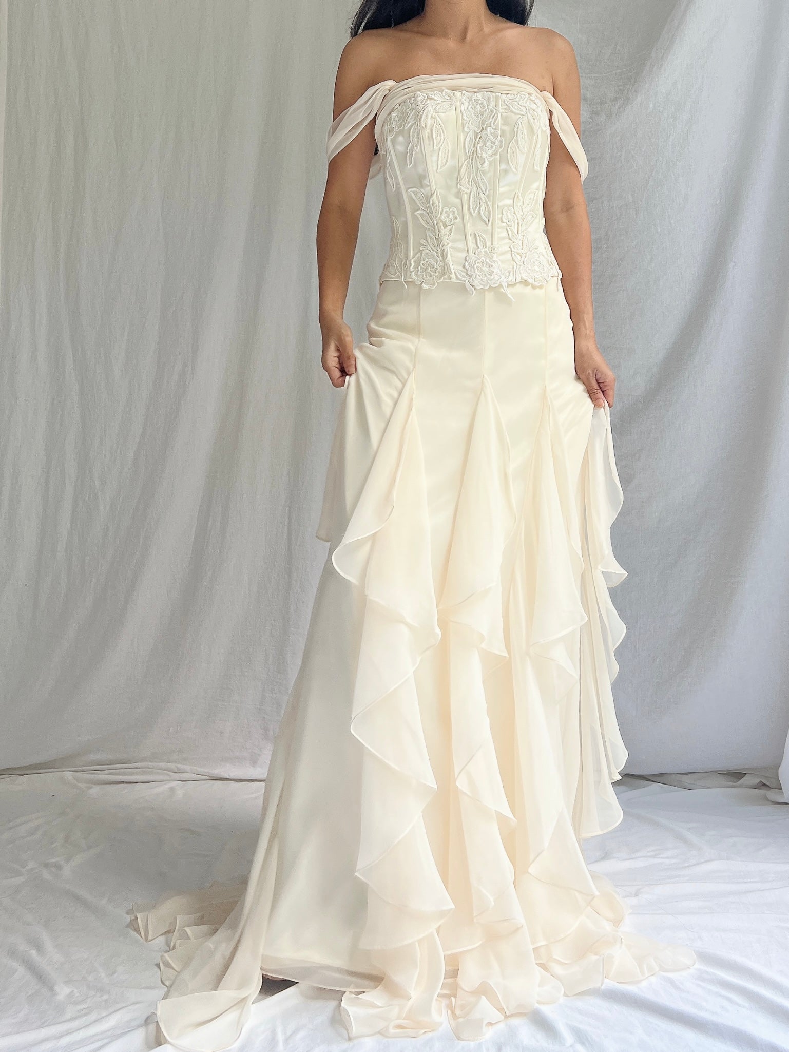 Vintage 2 Piece Chiffon Ruffled Set - S/4-6