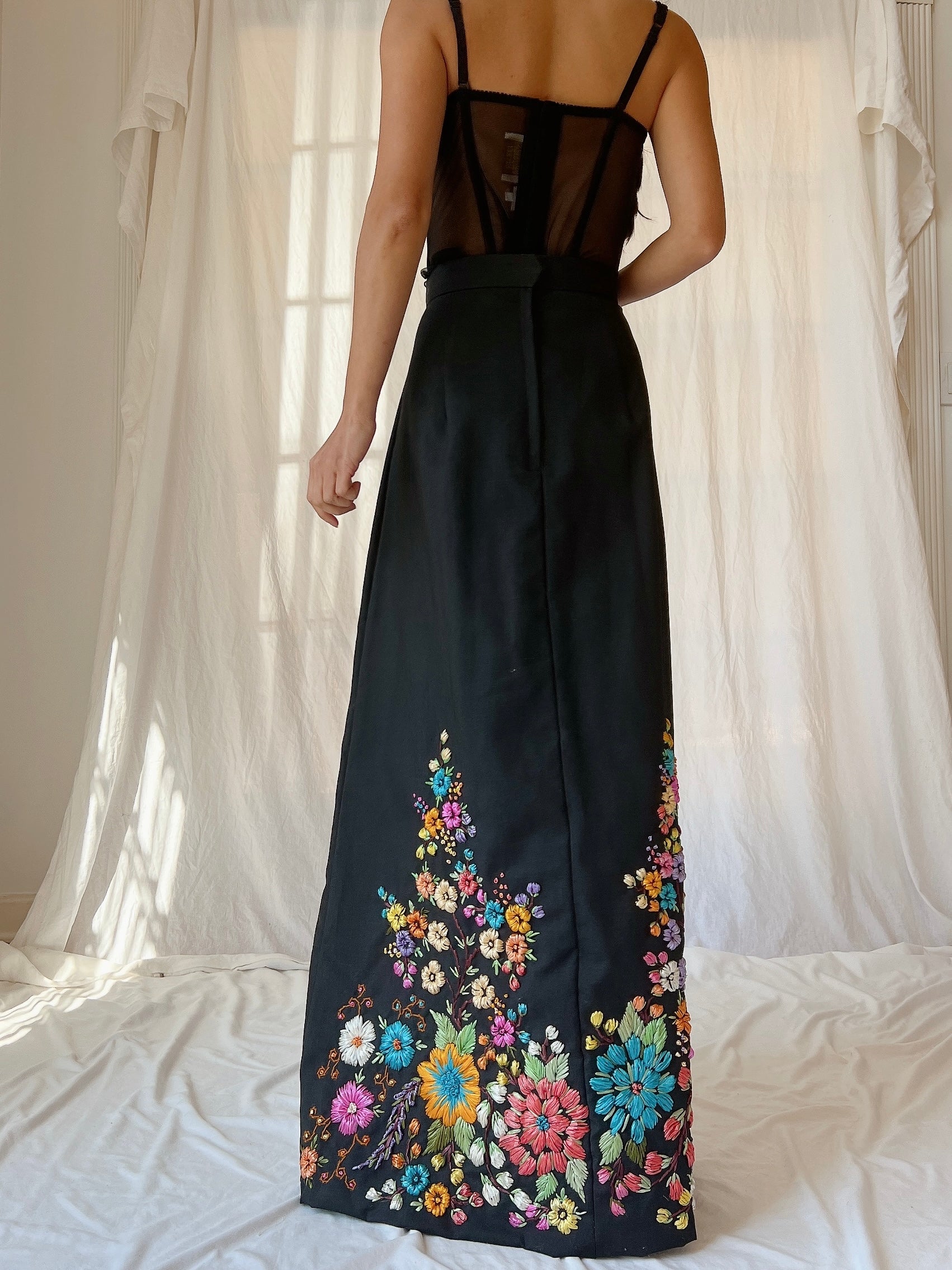 1970s Embroidered Cotton Skirt with Raffia Embroidery - M/L