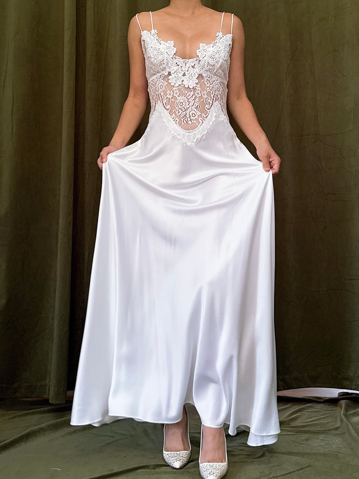 Lace and Satin Slip - Size S/33B/26W/54L