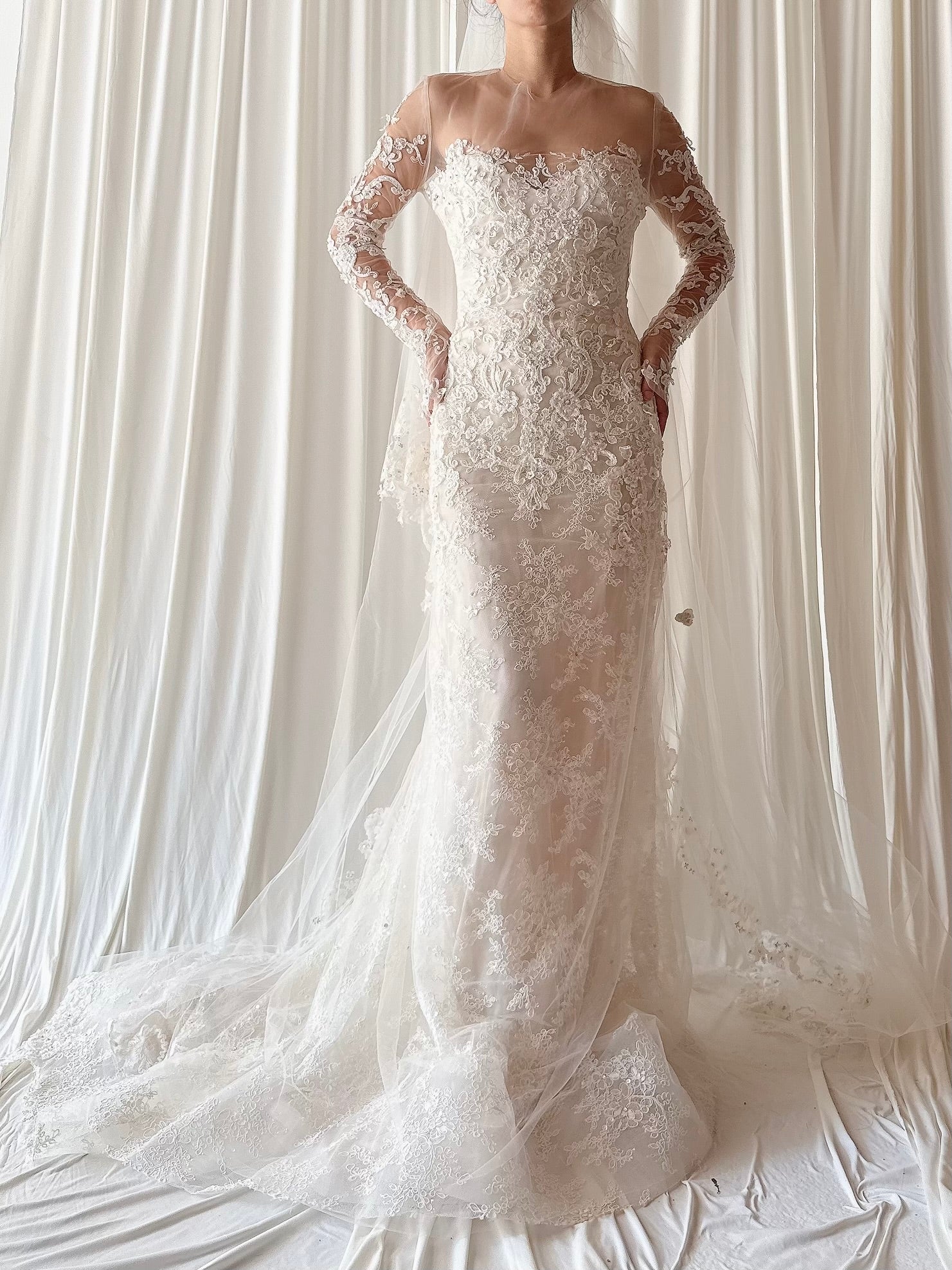 00 Reem Acra Lace Tulle Gown with Veil - XS