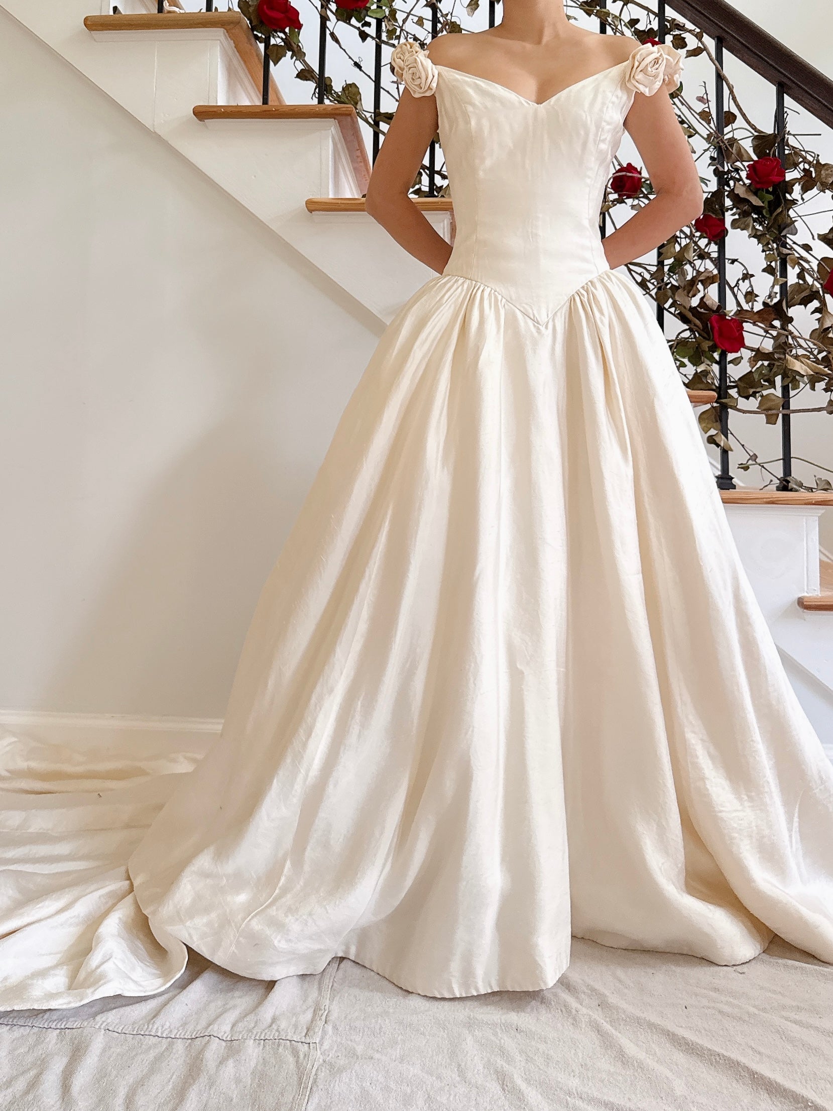 1990s Ivory Alvina Valenta Silk Rosette Dress - M