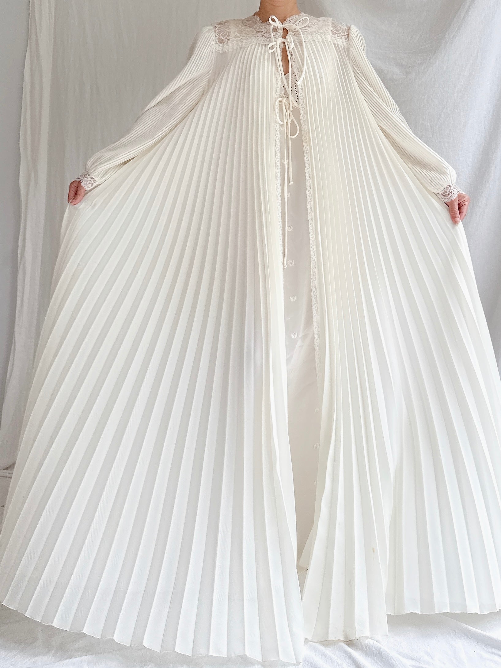 1960s Pleated Dressing Gown - OSFM