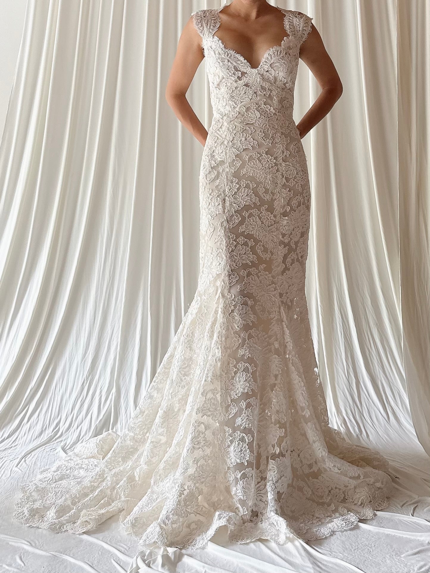 Vintage Monique Llhuilier Lace Gown - XS/S