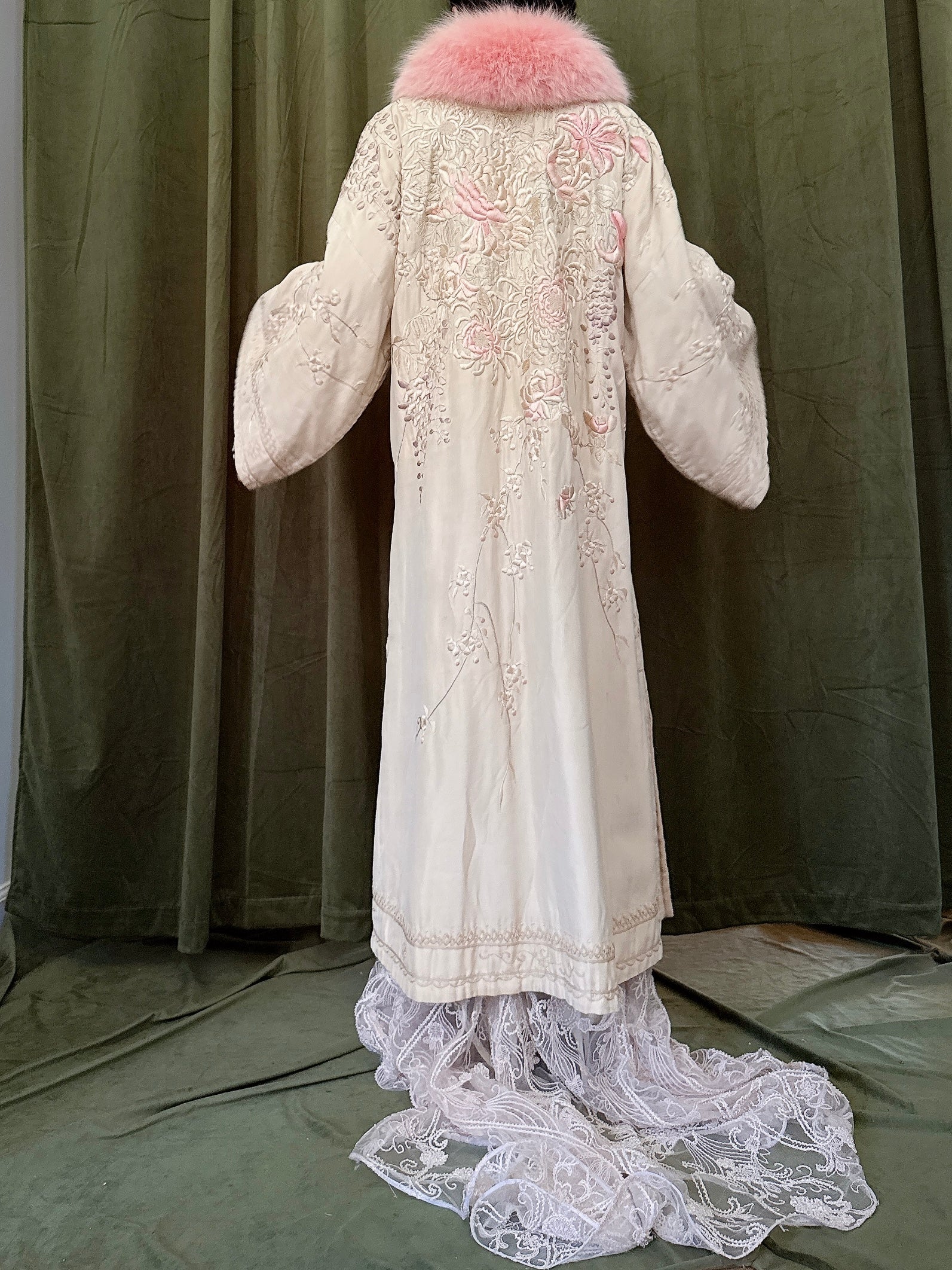 Antique Silk Embroidered Robe - M