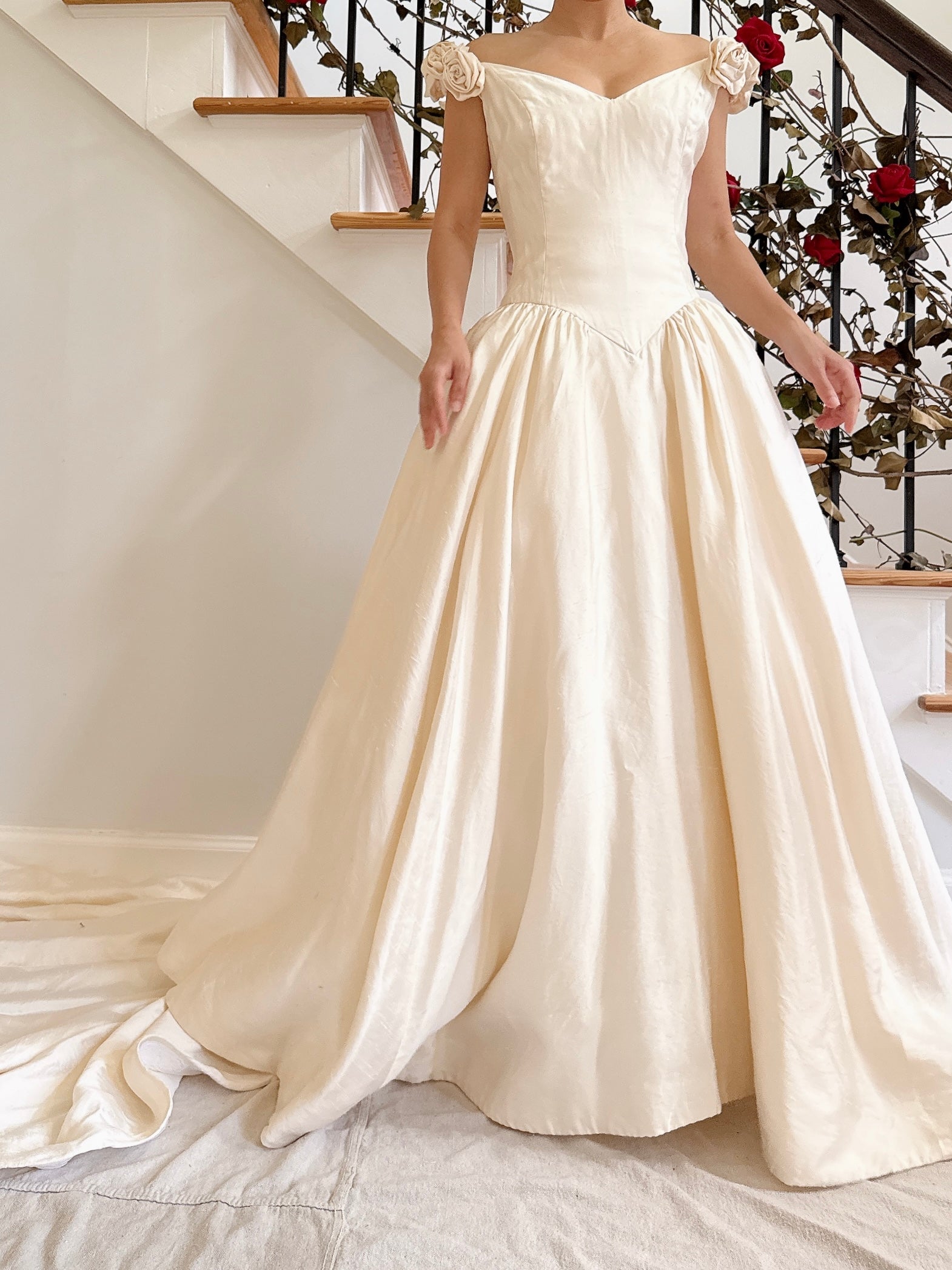 1990s Ivory Alvina Valenta Silk Rosette Dress - M