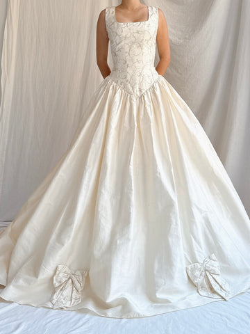 Vintage Raw Silk Basque Waist Wedding Gown - M/UK12