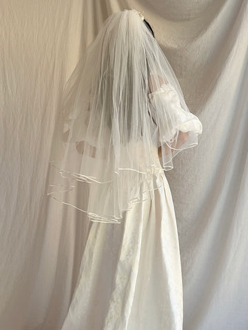 1980s Ivory Double Layered Hip-Length Tulle Veil