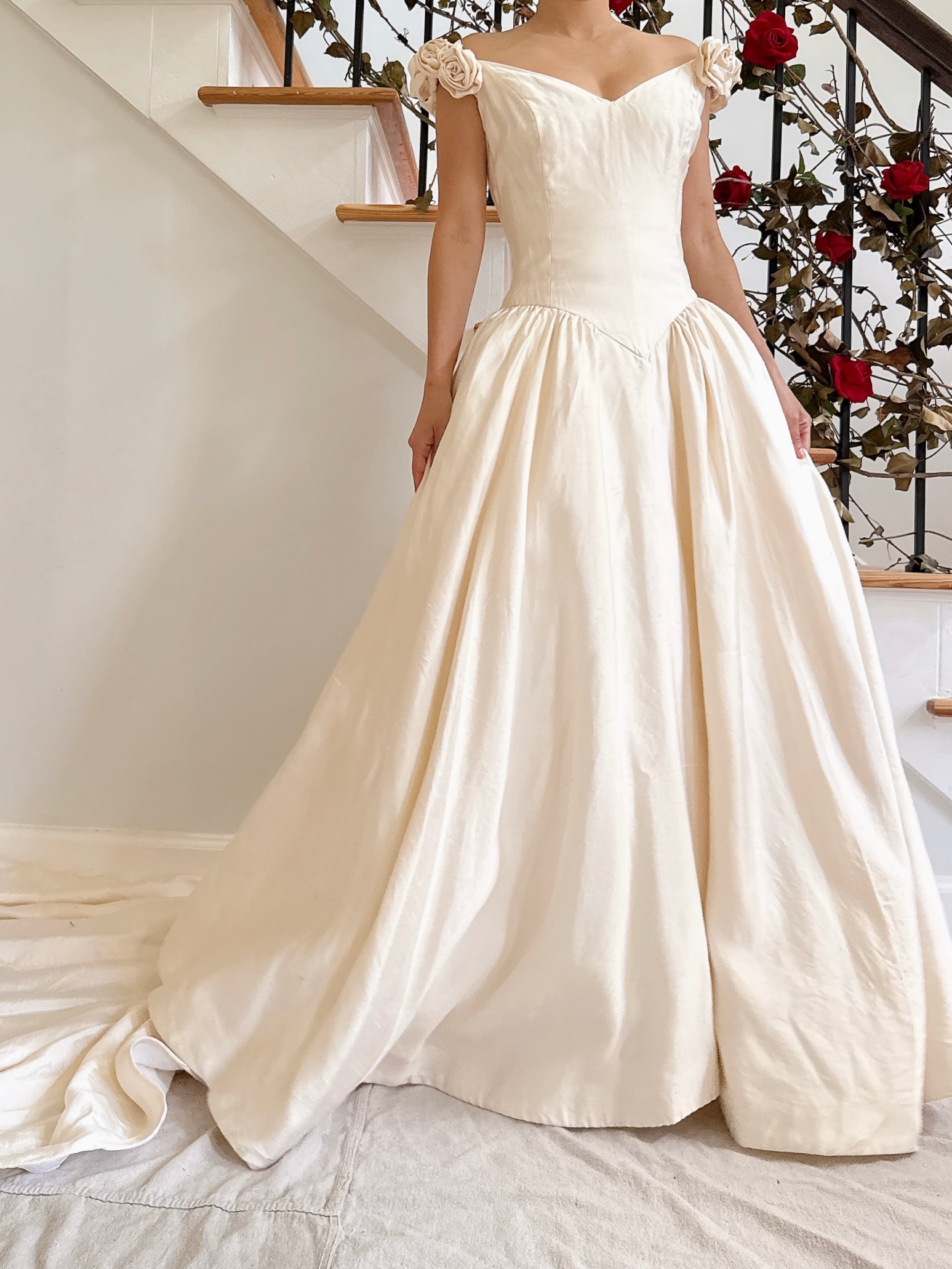 1990s Ivory Alvina Valenta Silk Rosette Dress - M