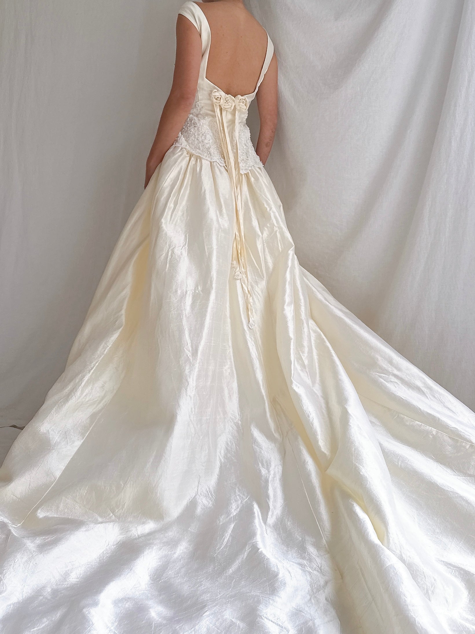 Vintage Boatneck Lace Detail Waist Gown - M/8