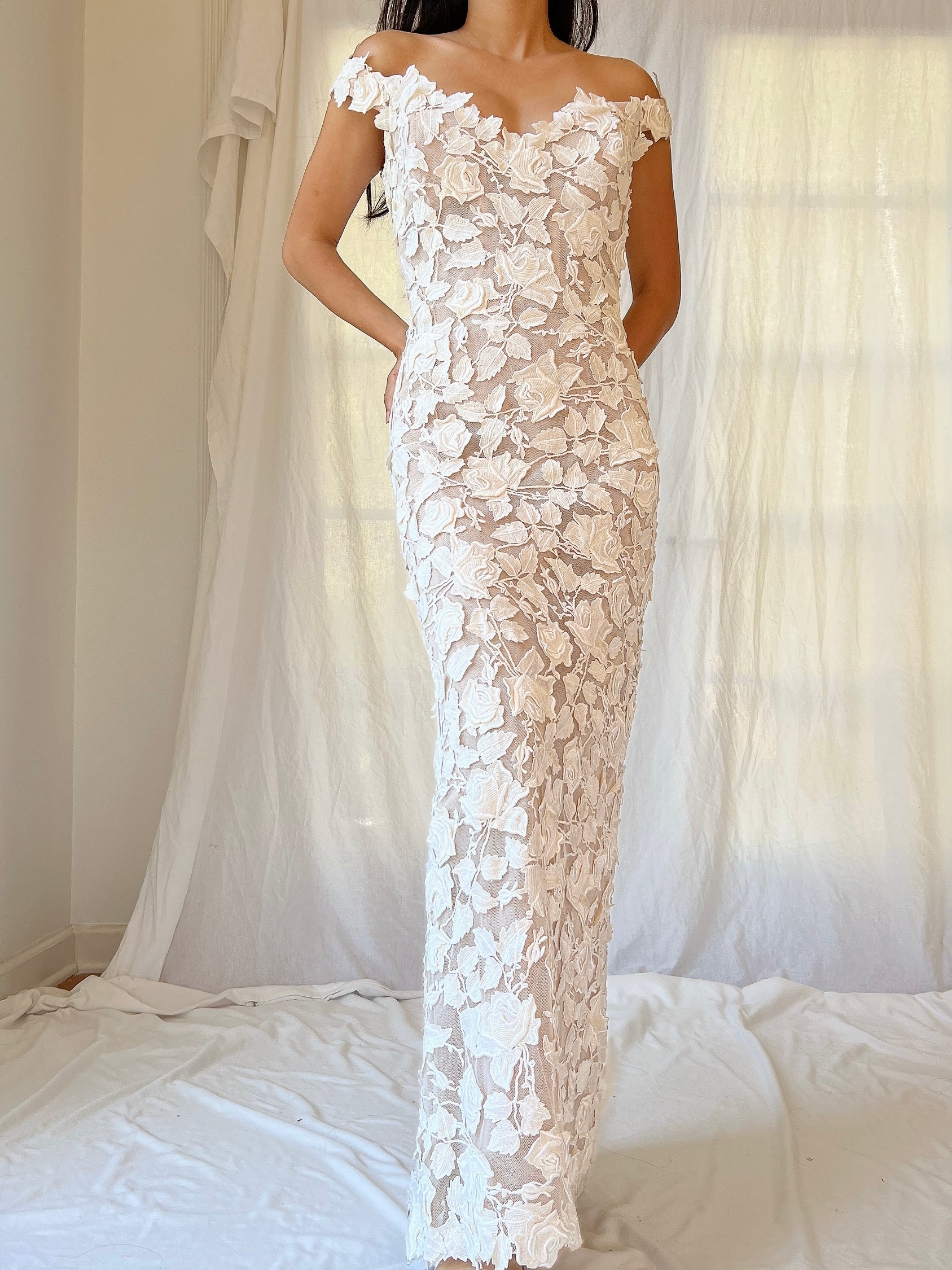 Vintage 3D Rose Applique Column Gown - S/6