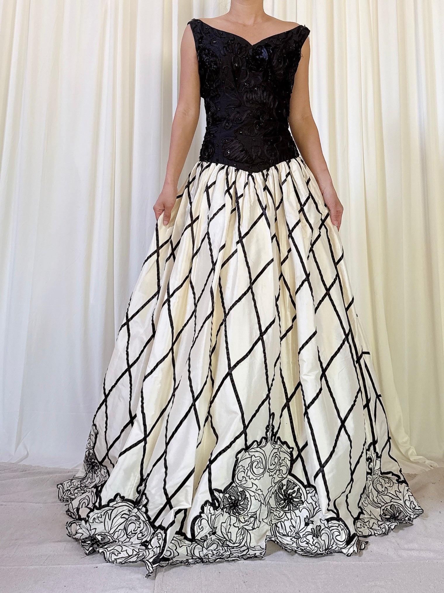 Vintage Fanaz Designs Silk Gown - FR 44