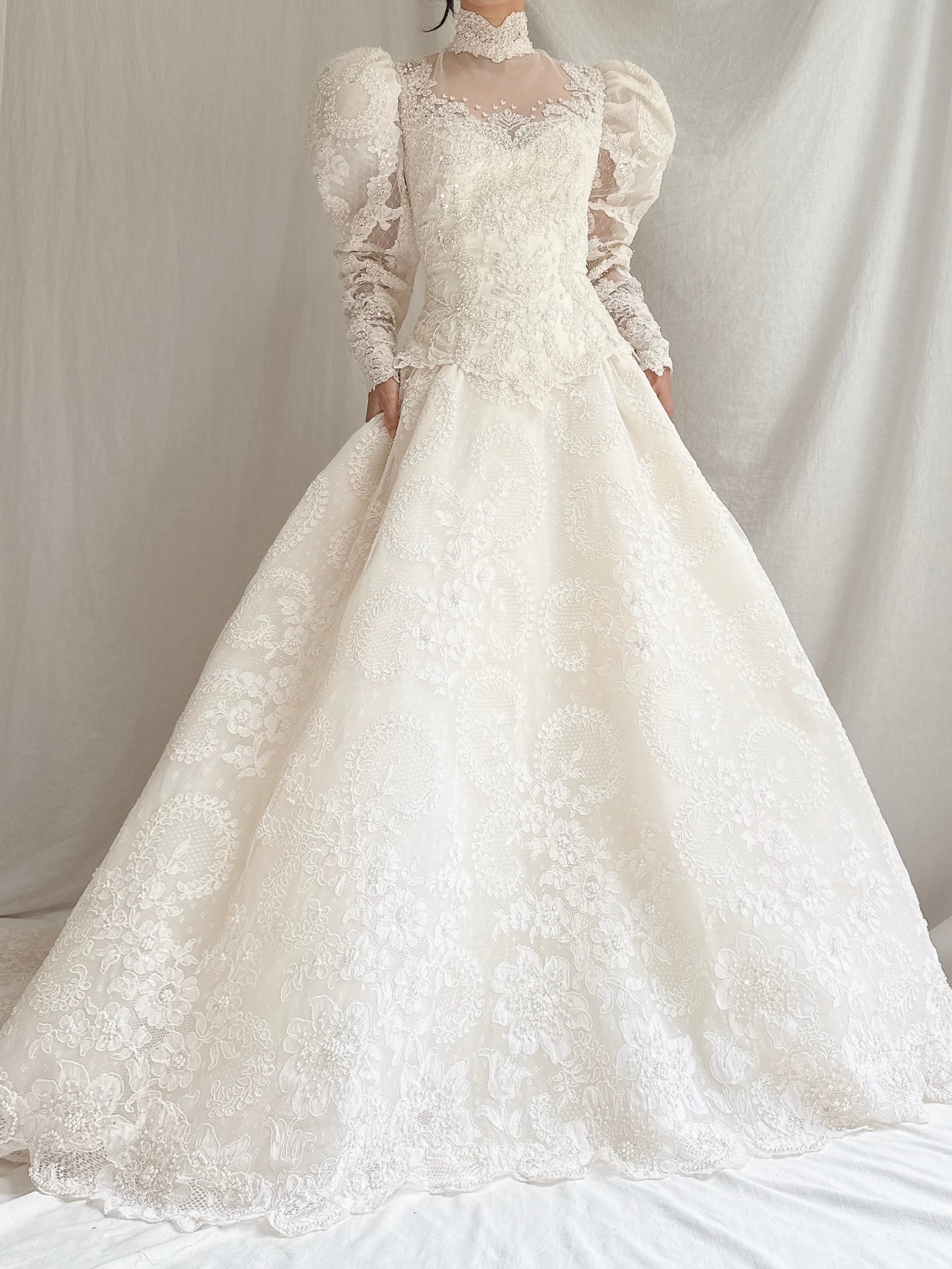 1980 High Neck Lace Gown - S