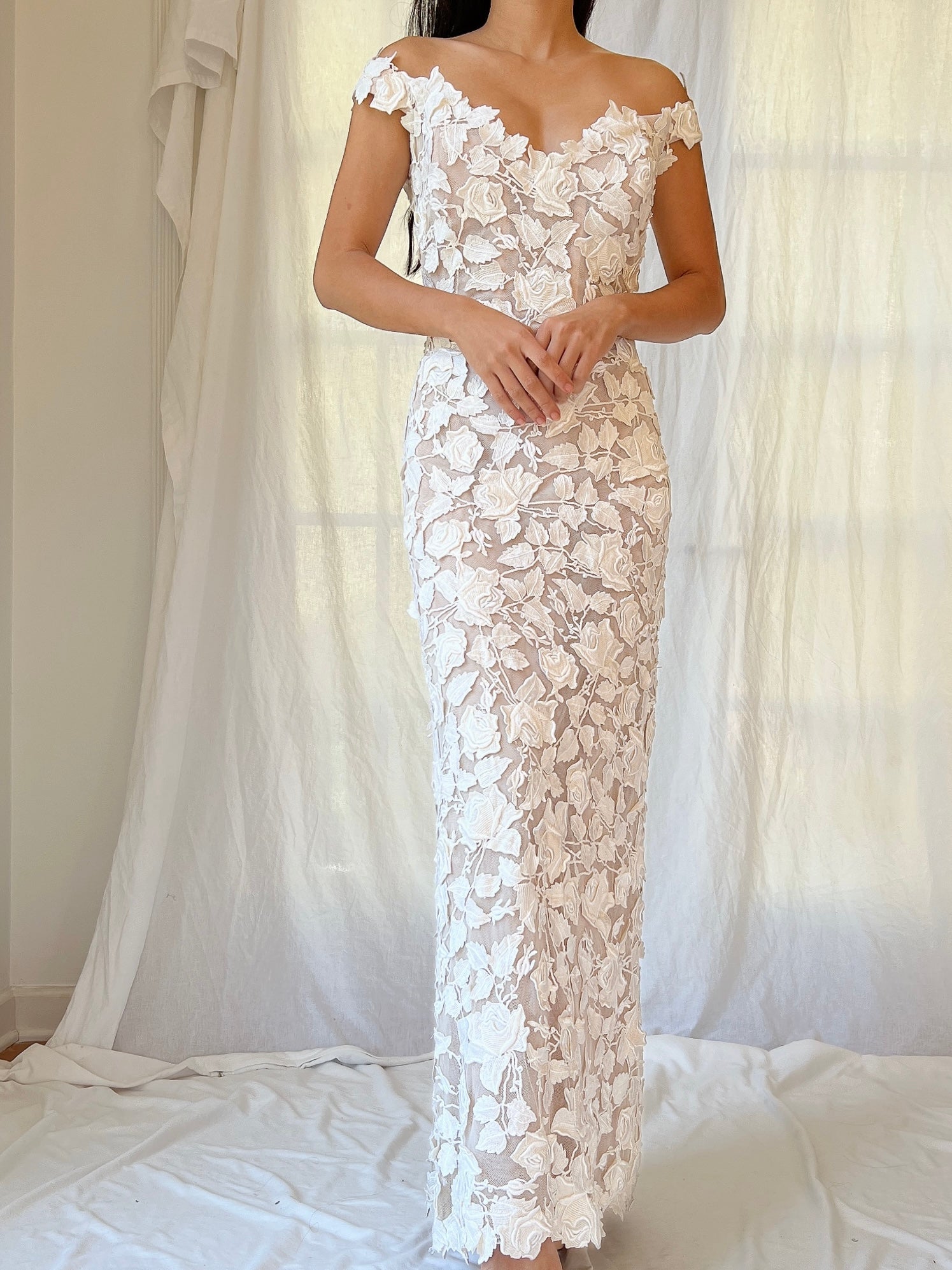 Vintage 3D Rose Applique Column Gown - S/6