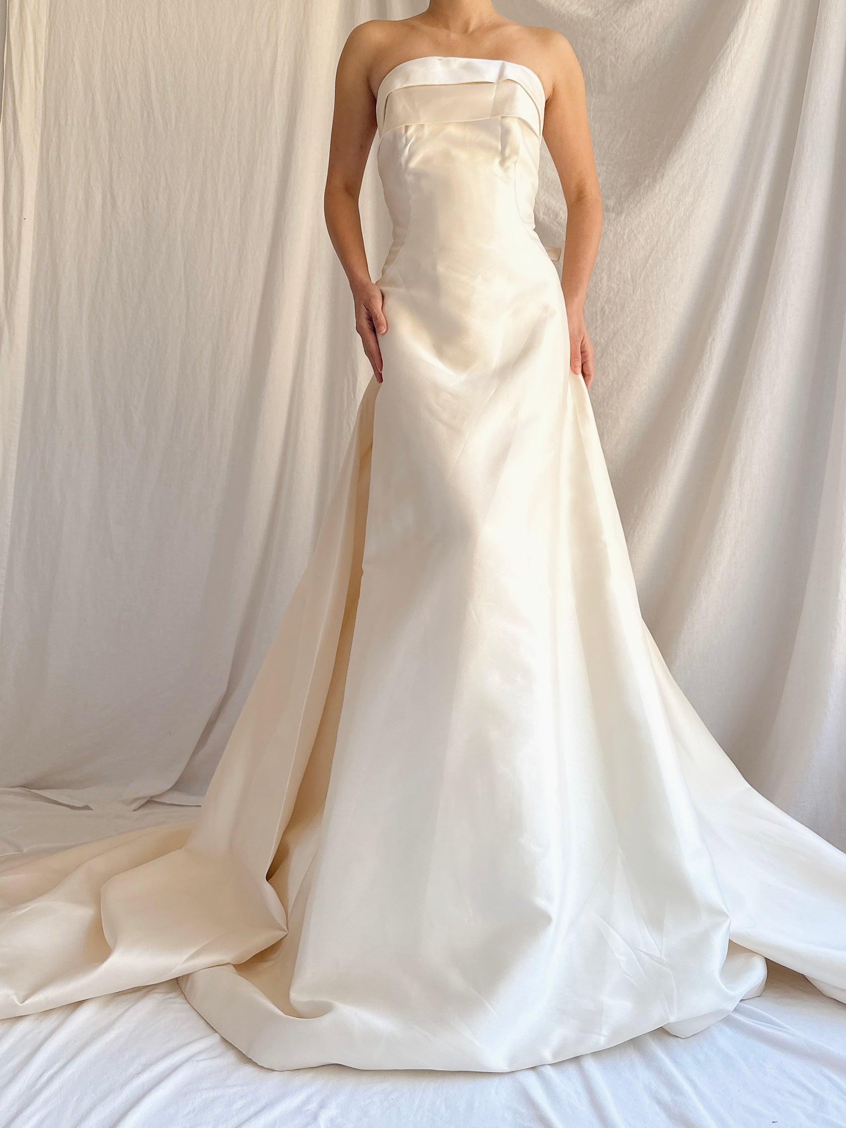 RESERVED Vintage Pronovias Barcelona Gown with Train - M/US 10