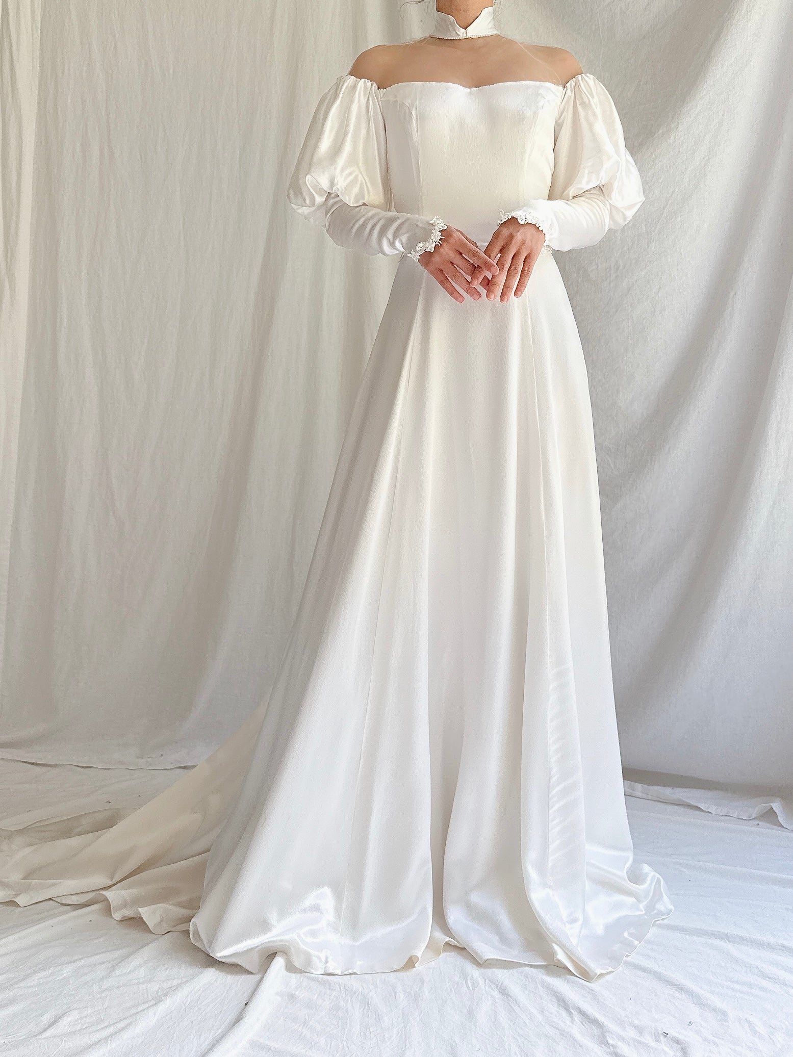 Vintage Juliet Sleeves Satin Gown - XXS