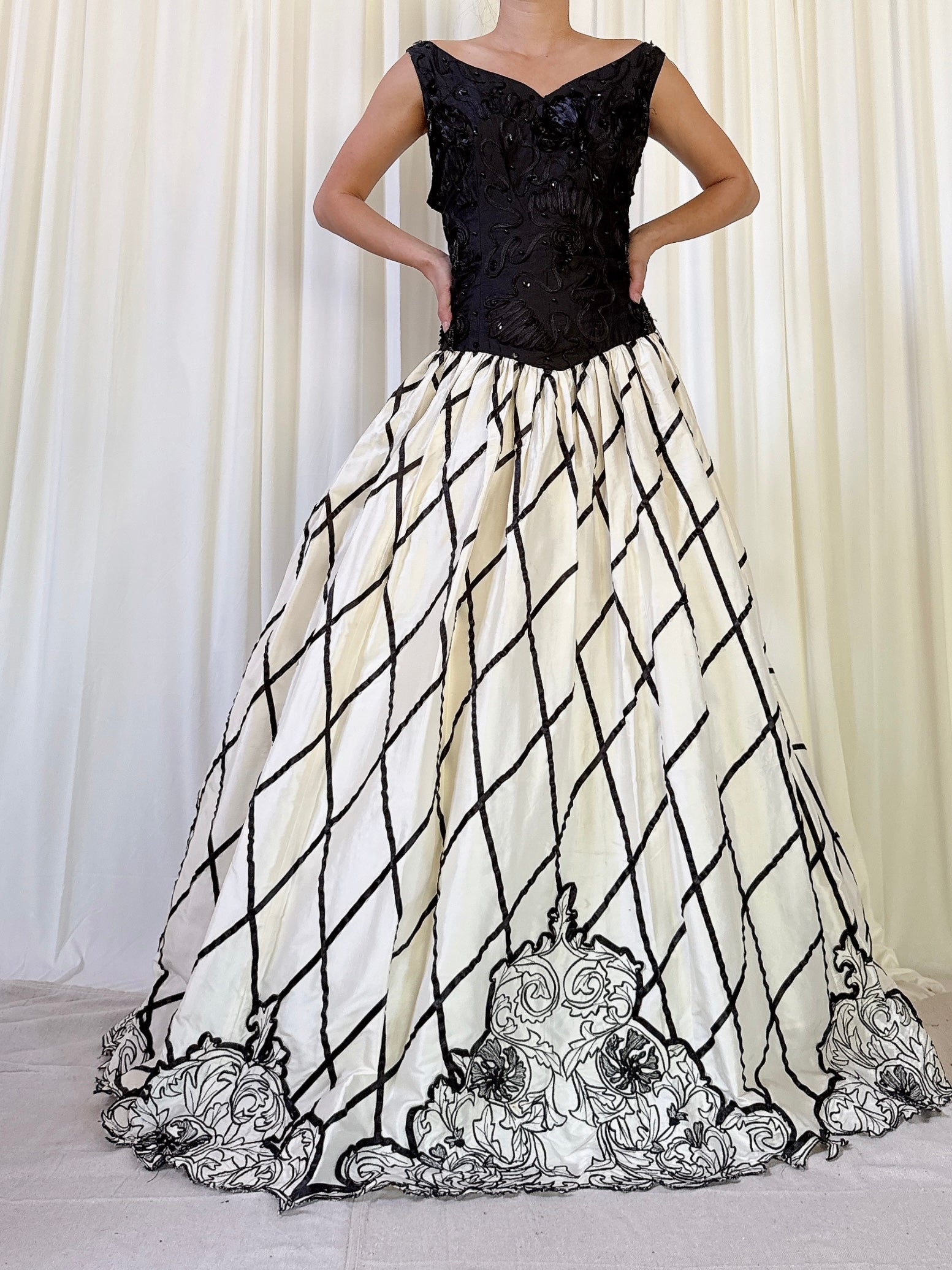 Vintage Fanaz Designs Silk Gown - FR 44