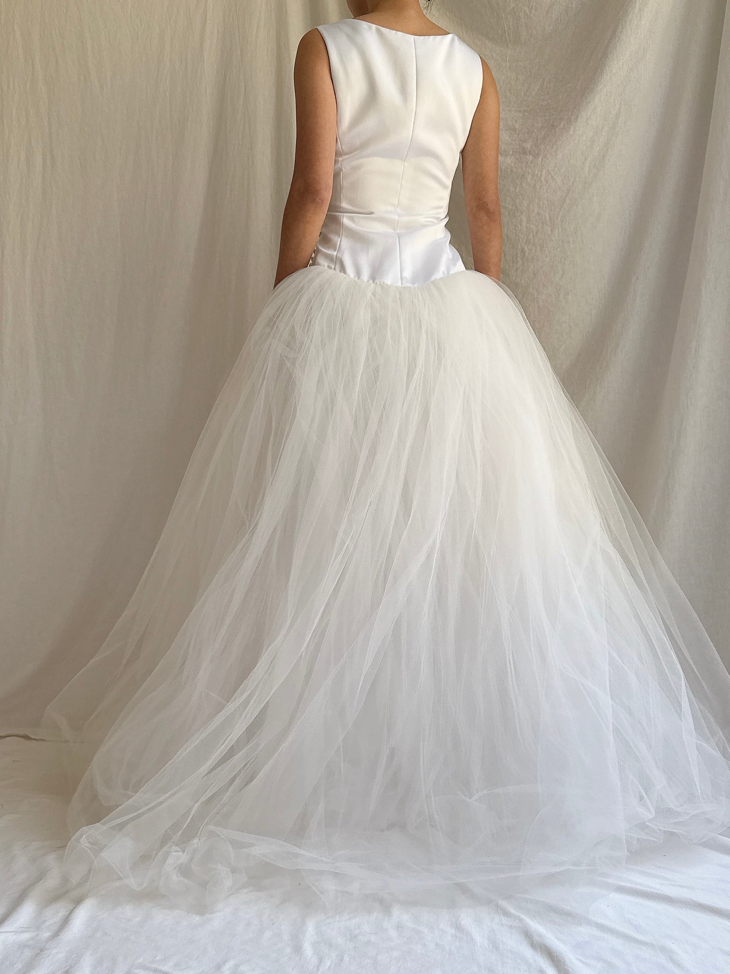 1990s Vera Wang Satin and Tulle Gown - S 4/6