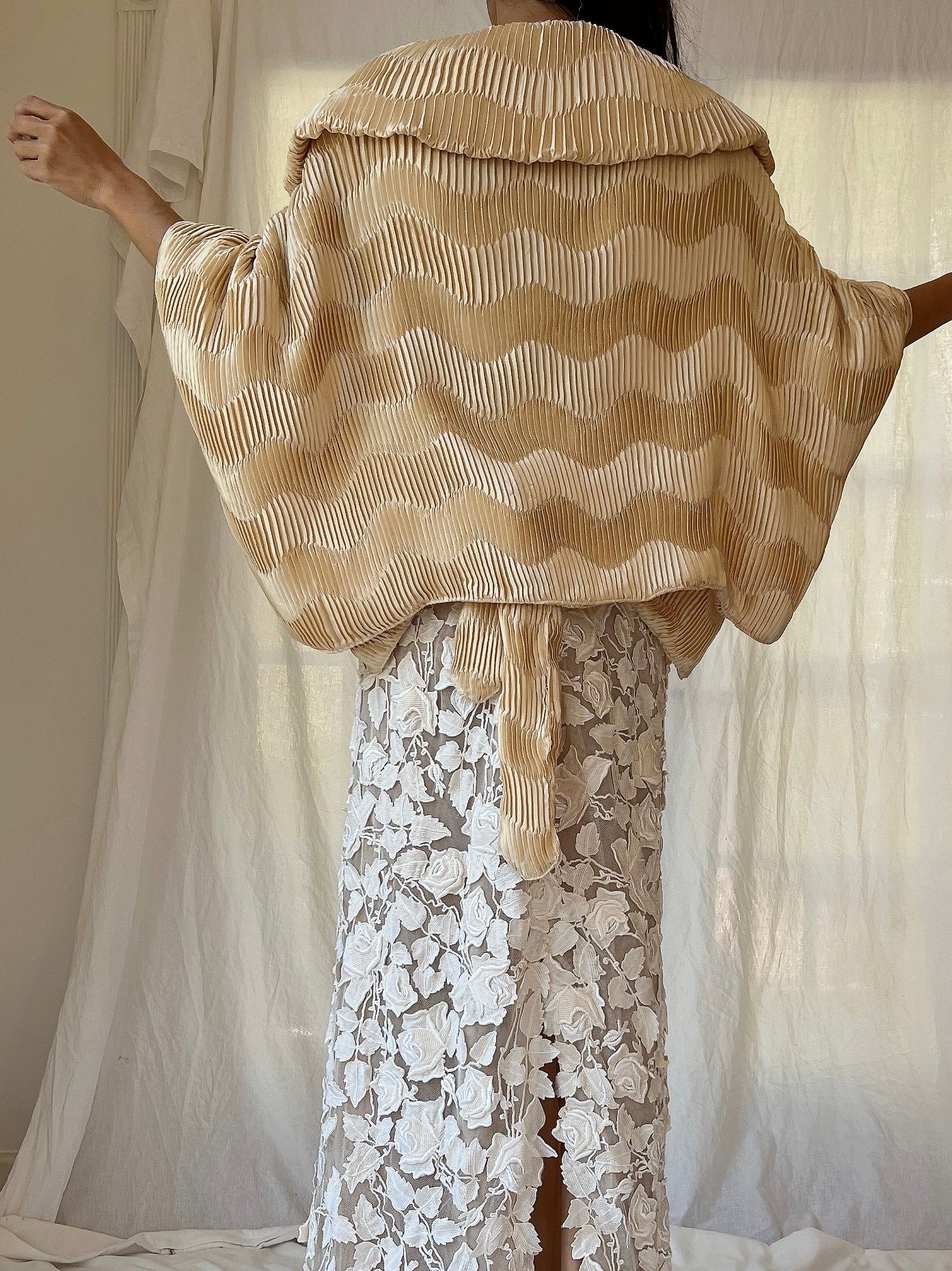 Vintage Beige/Gold Pleated Jacket - OSFM
